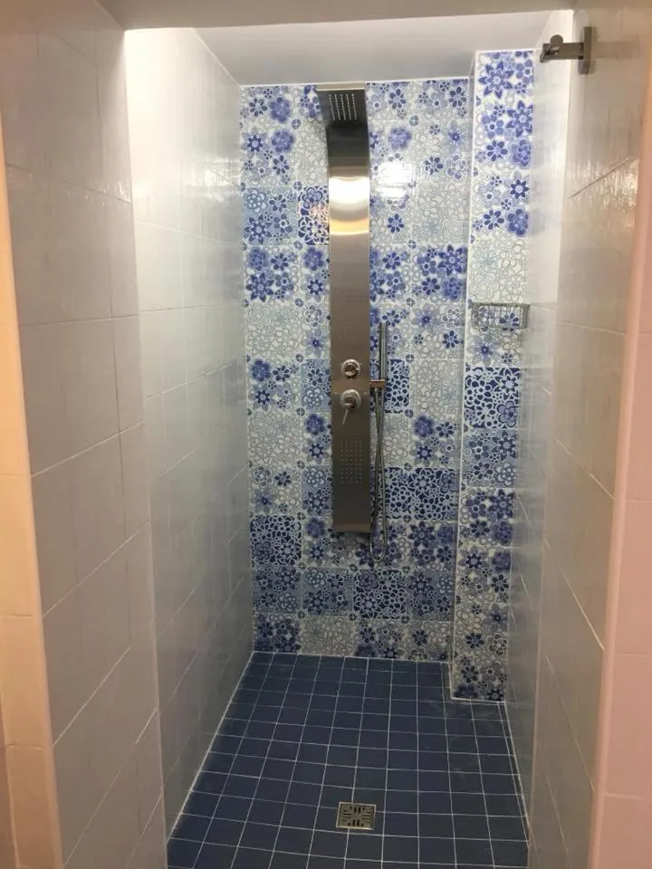 Shower in B&B Mediterraneo
