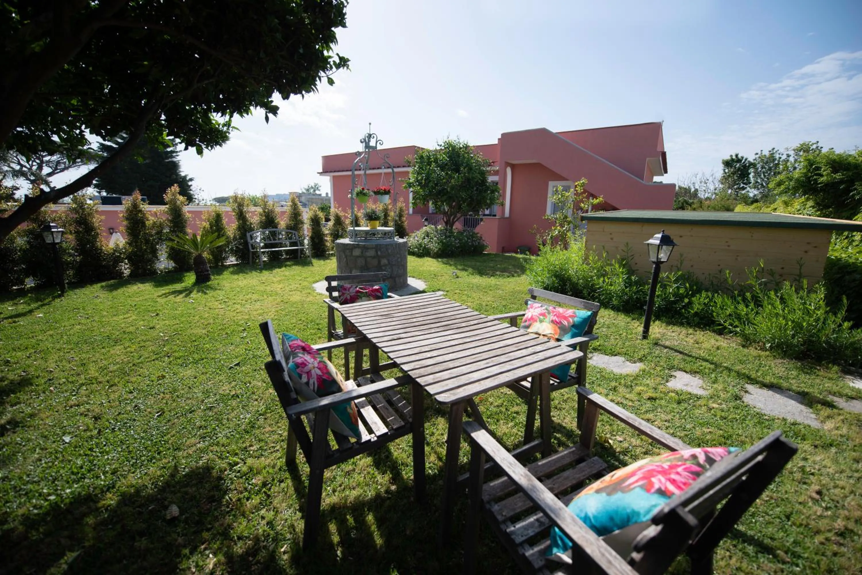 Garden in B&B Mediterraneo