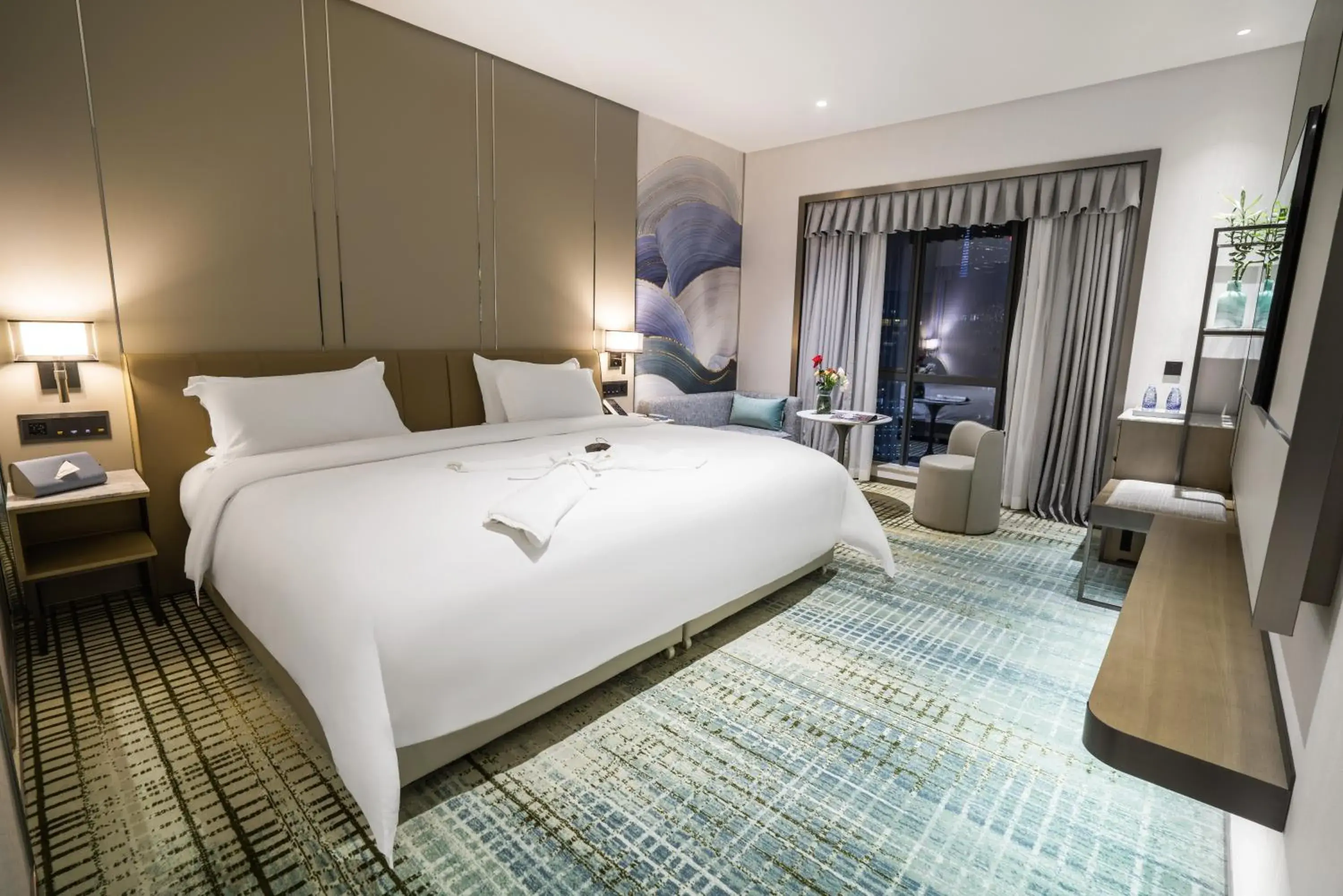 Executive King Room in Victoria Hotel Guangzhou Zhujiang New Town - Free shuttle bus during Canton Fair period Executive King Room in Victoria Hotel Guangzhou Zhujiang New Town - Free shuttle bus during Canton Fair period