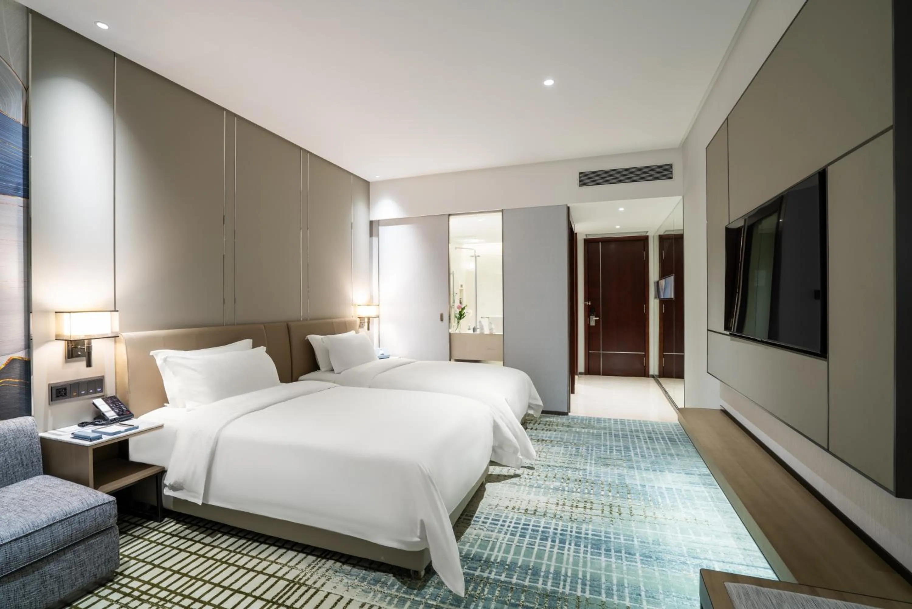 Bed in Victoria Hotel Guangzhou Zhujiang New Town