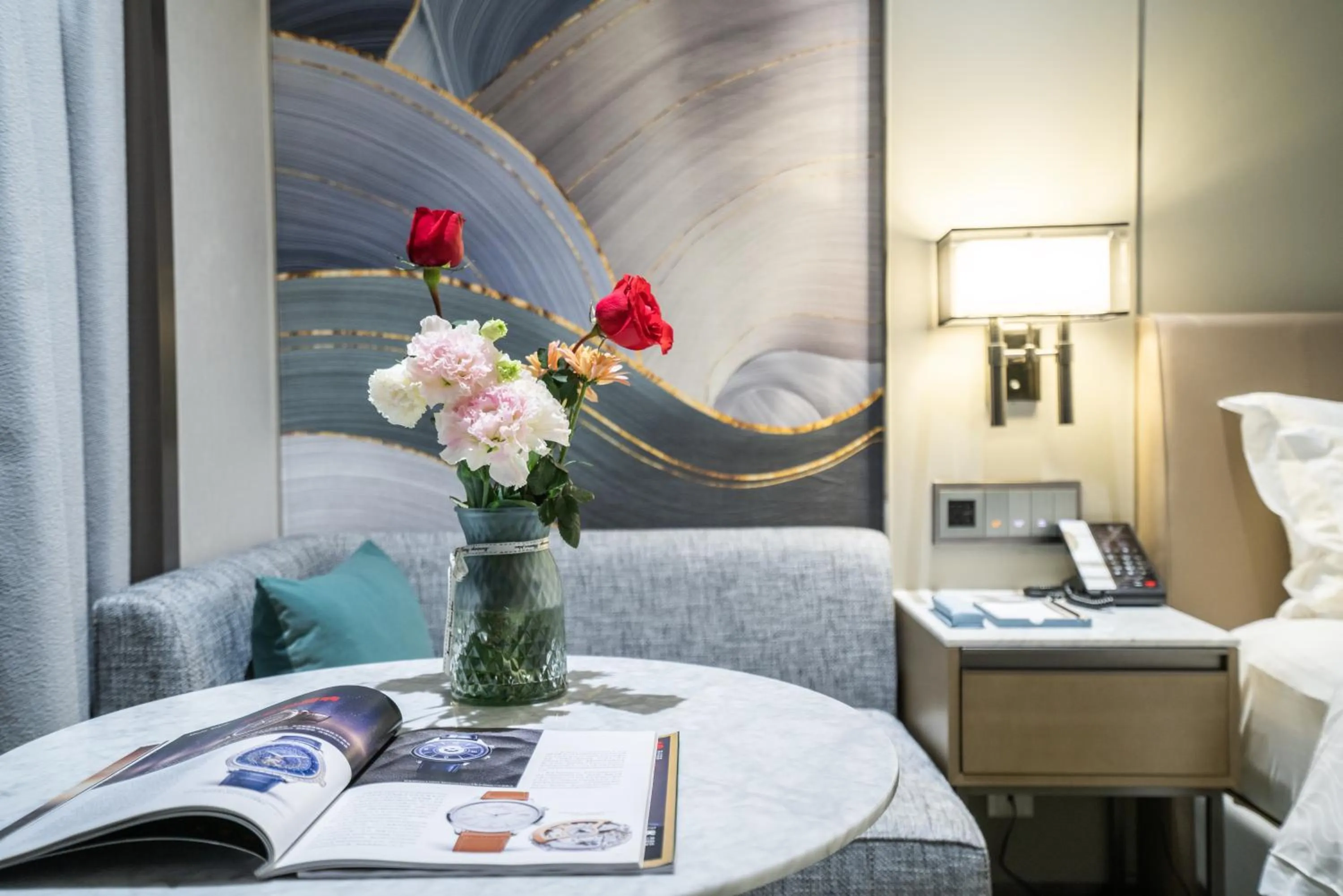 Seating area, Bed in Victoria Hotel Guangzhou Zhujiang New Town