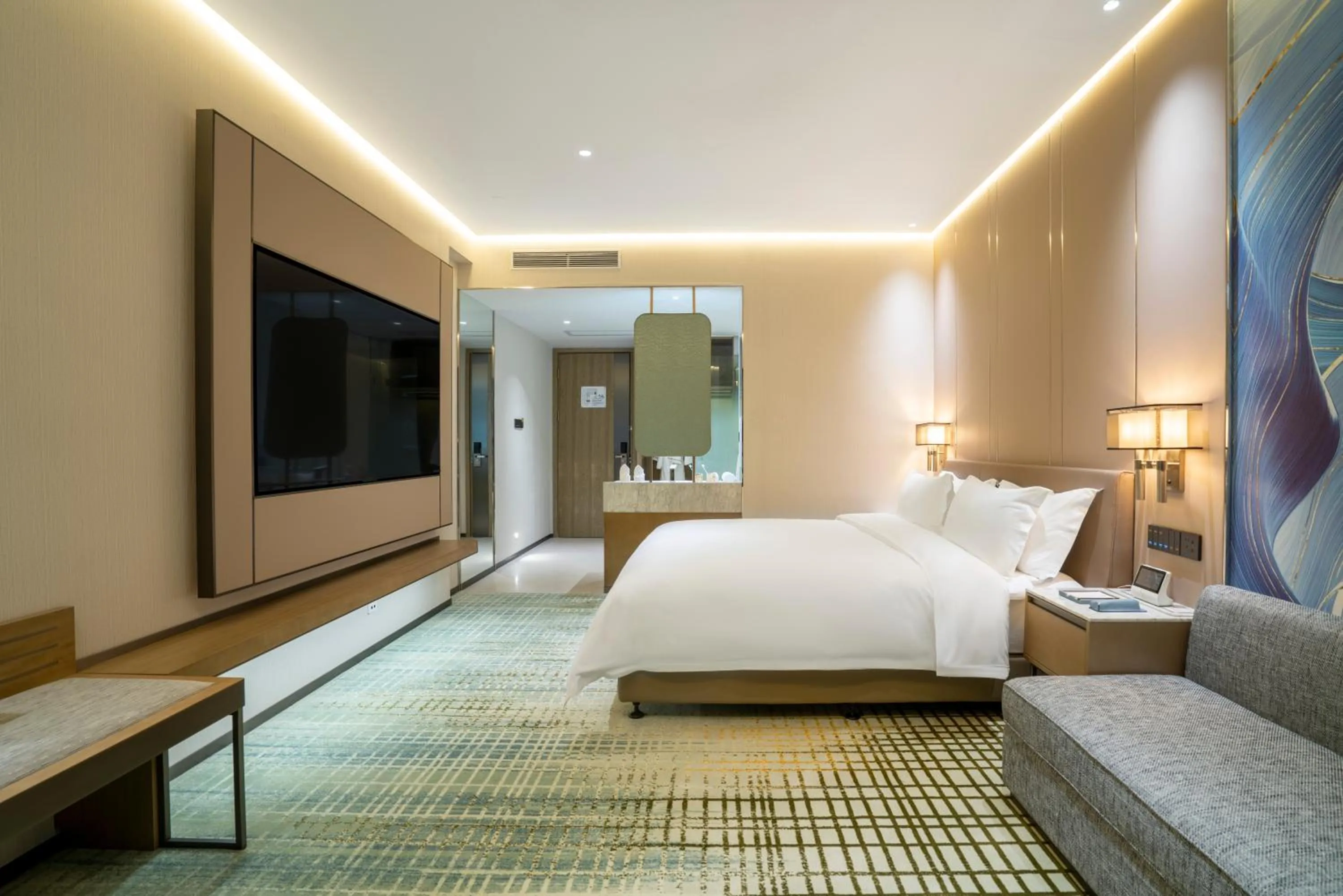 Photo of the whole room, Bed in Victoria Hotel Guangzhou Zhujiang New Town