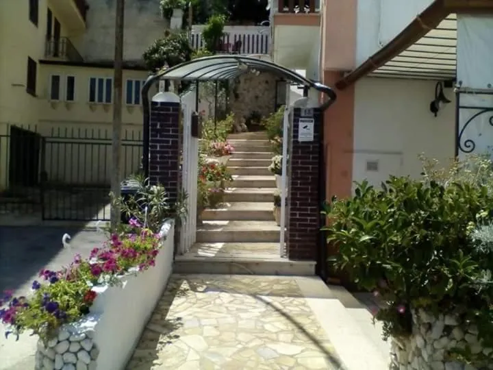 Property building in La Scogliera Bed & Breakfast