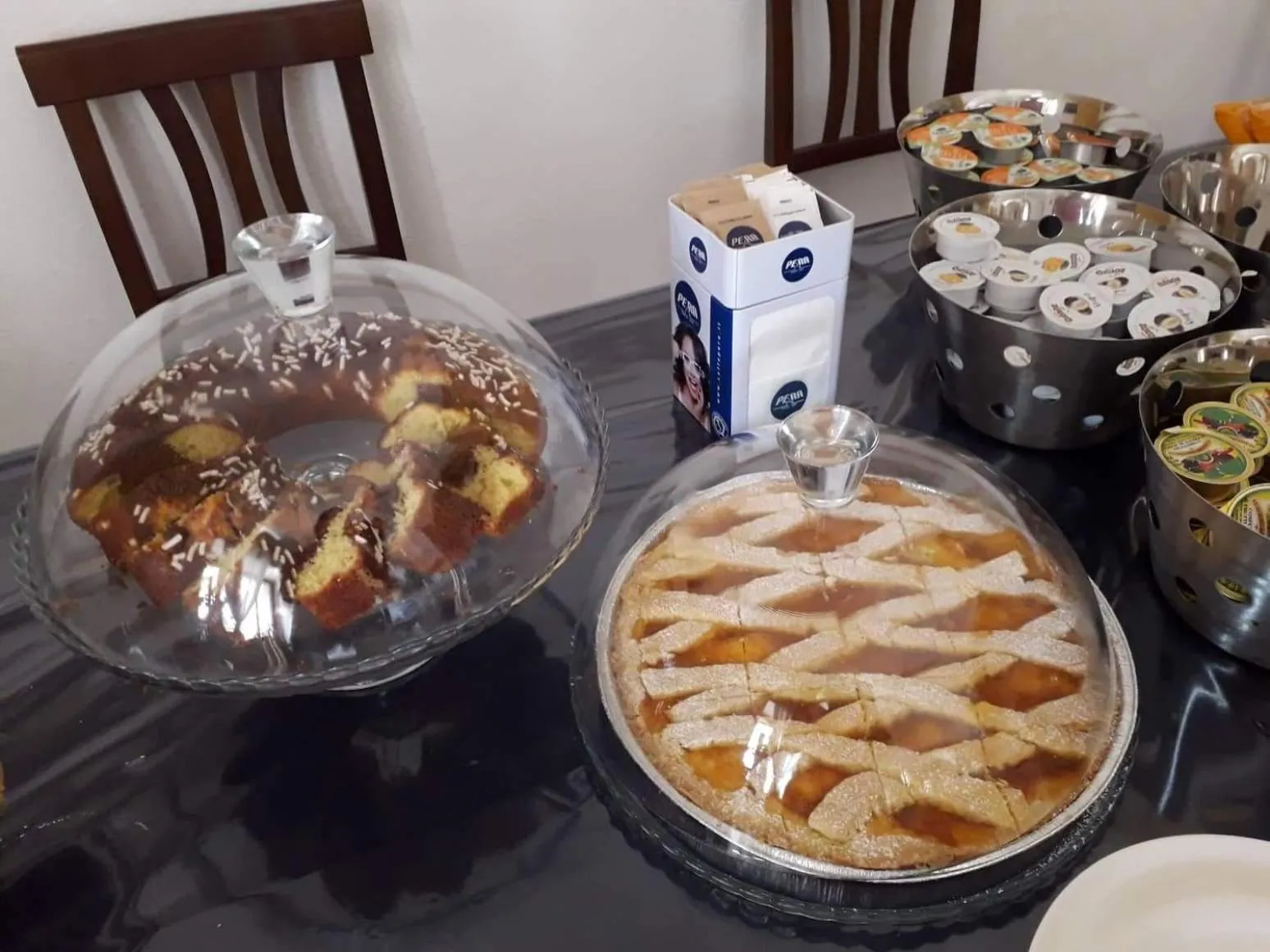 Food and drinks in La Scogliera Bed & Breakfast