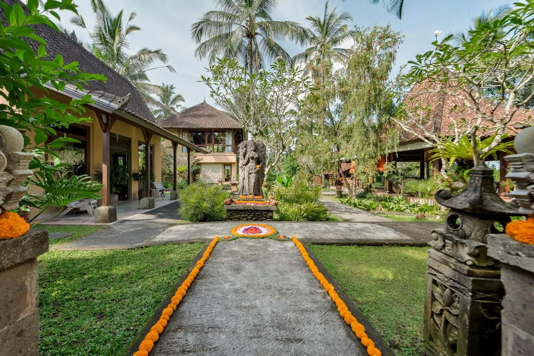 Facade/entrance in Villa Bodhi