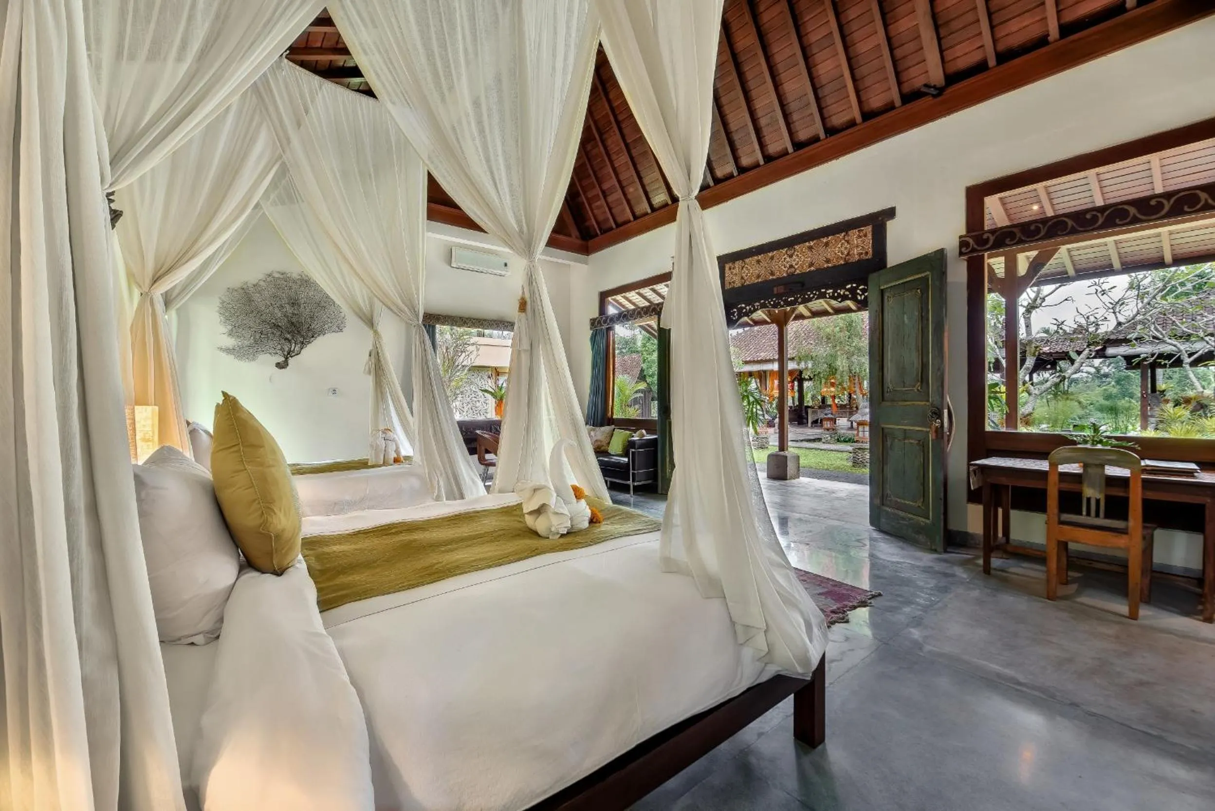 Photo of the whole room, Bed in Villa Bodhi