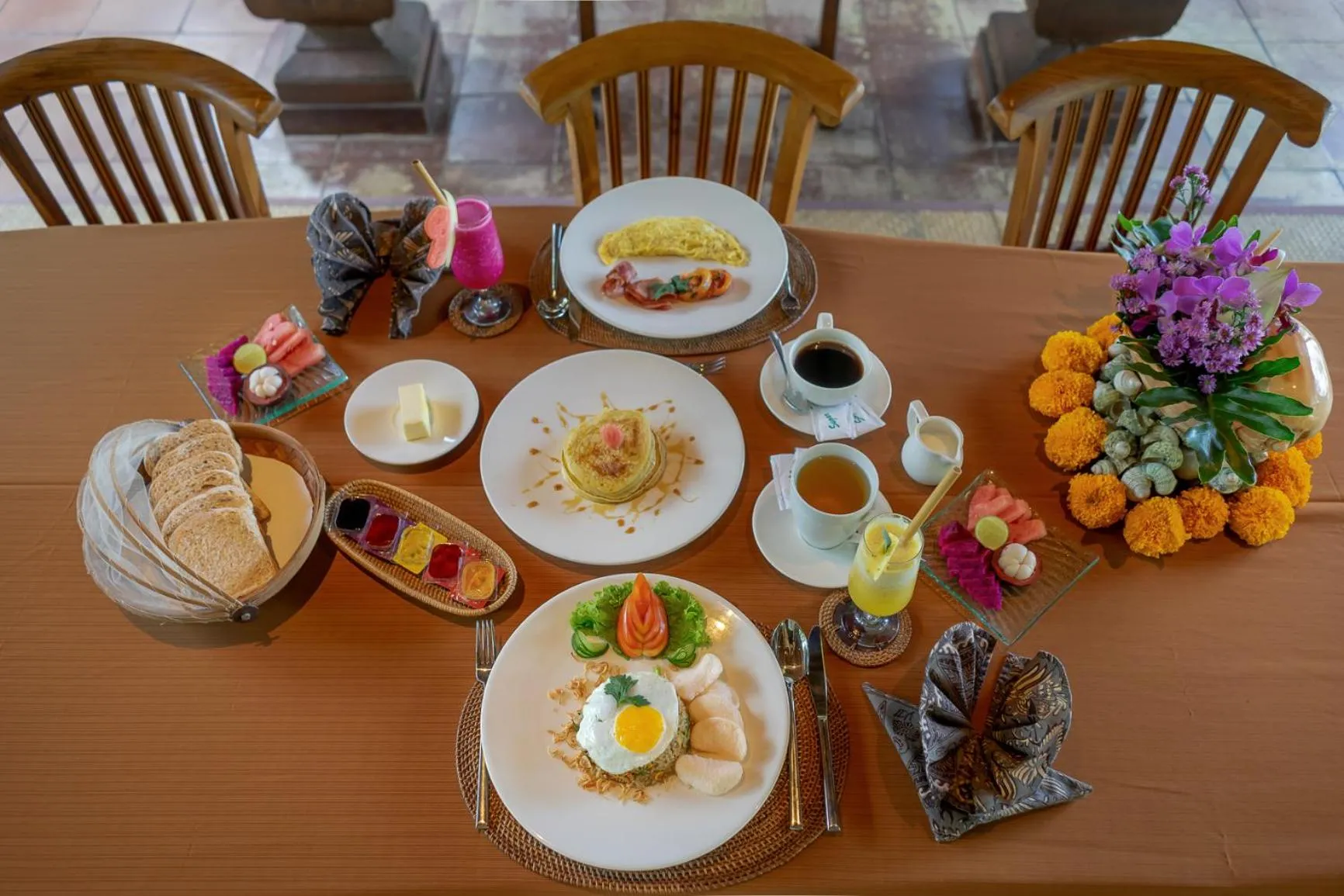 Breakfast in Villa Bodhi