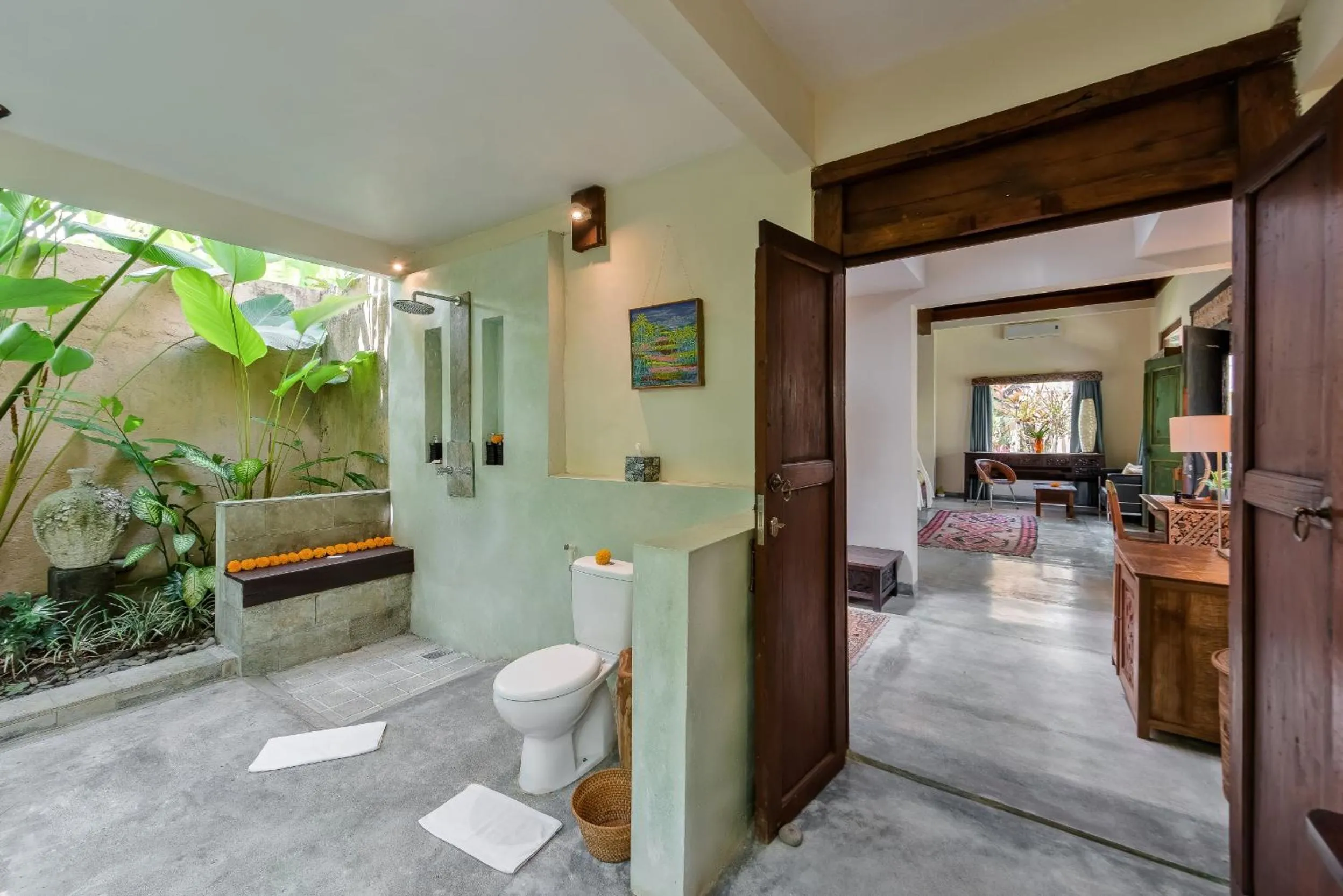Shower in Villa Bodhi