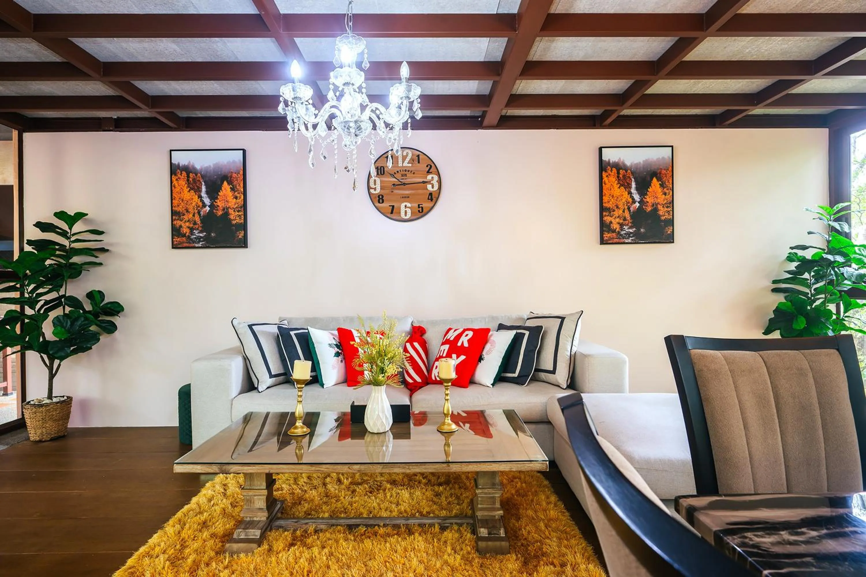 Living room in Thai Modern Resort & Spa "Newly Renovated"