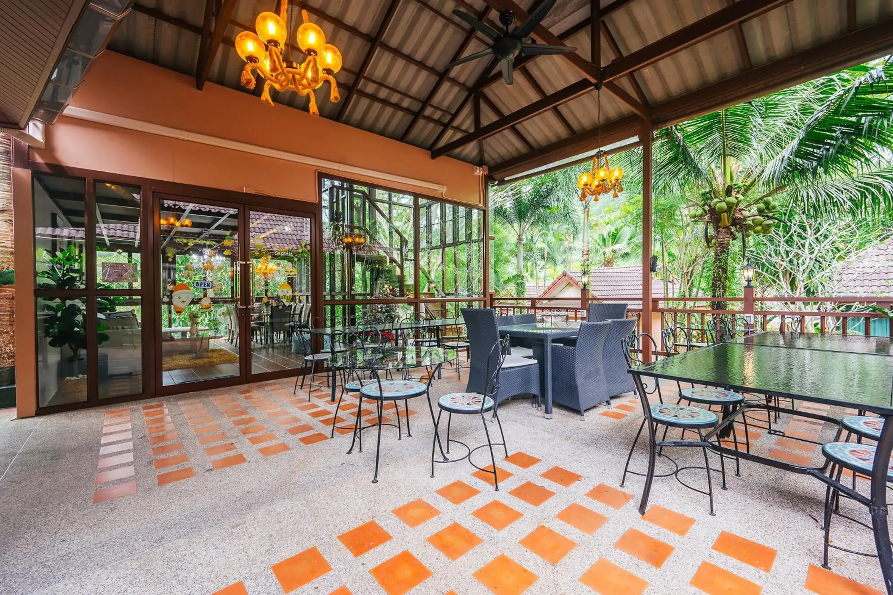 Restaurant/places to eat in Thai Modern Resort & Spa "Newly Renovated" Restaurant/places to eat in Thai Modern Resort & Spa "Newly Renovated"