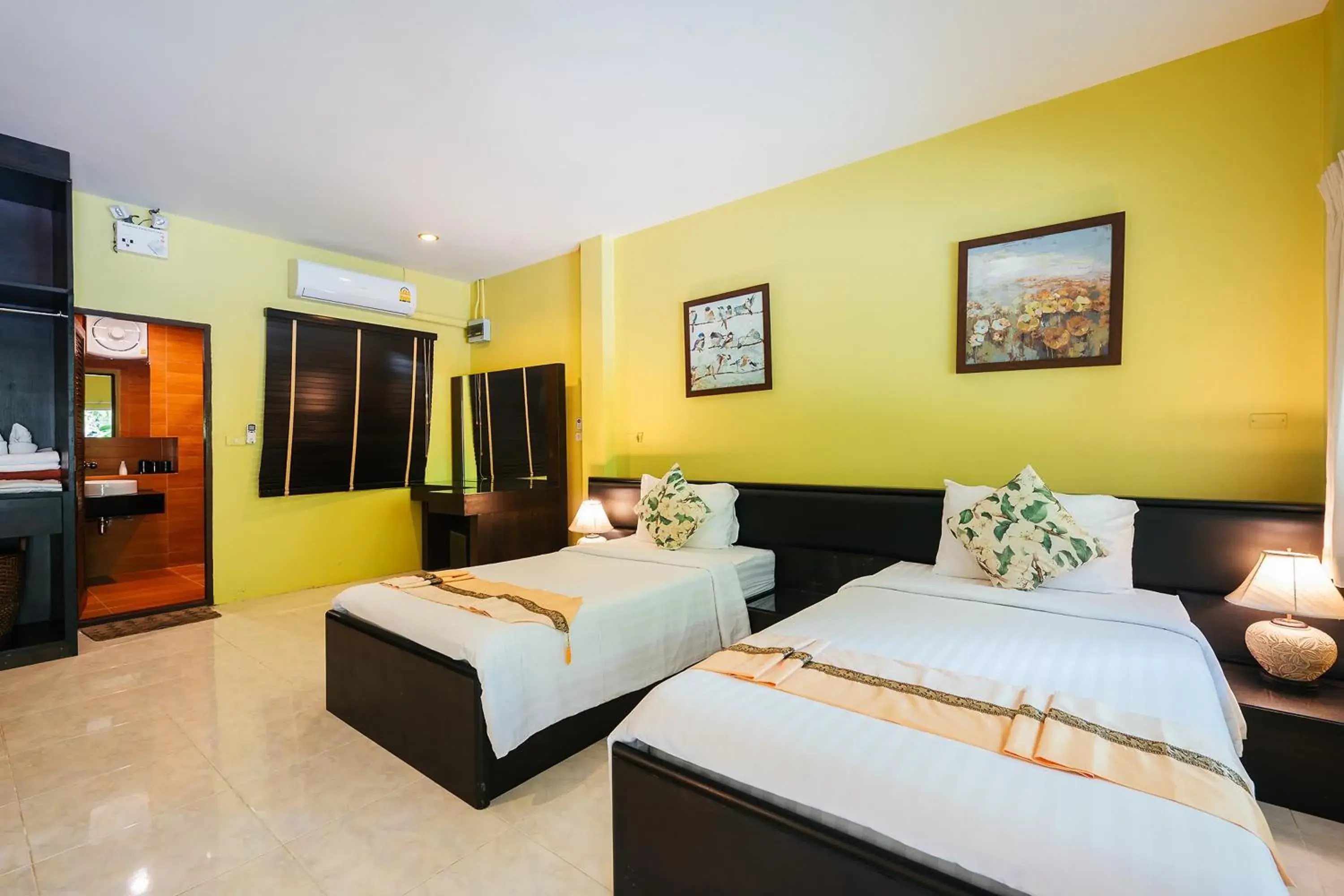 Deluxe Twin Room in Thai Modern Resort & Spa "Newly Renovated" Deluxe Twin Room in Thai Modern Resort & Spa "Newly Renovated"