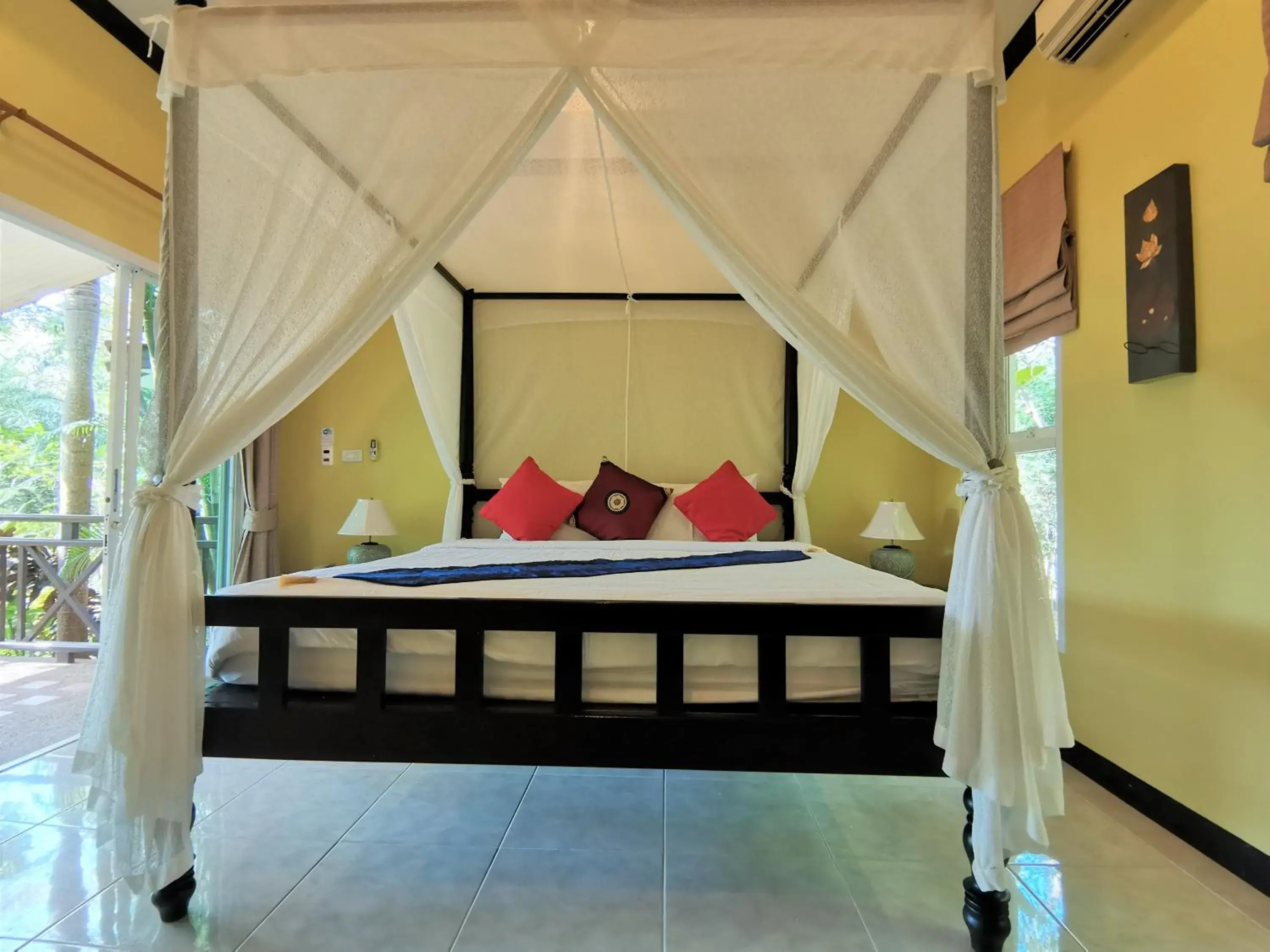 Bed in Thai Modern Resort & Spa "Newly Renovated" Bed in Thai Modern Resort & Spa "Newly Renovated"