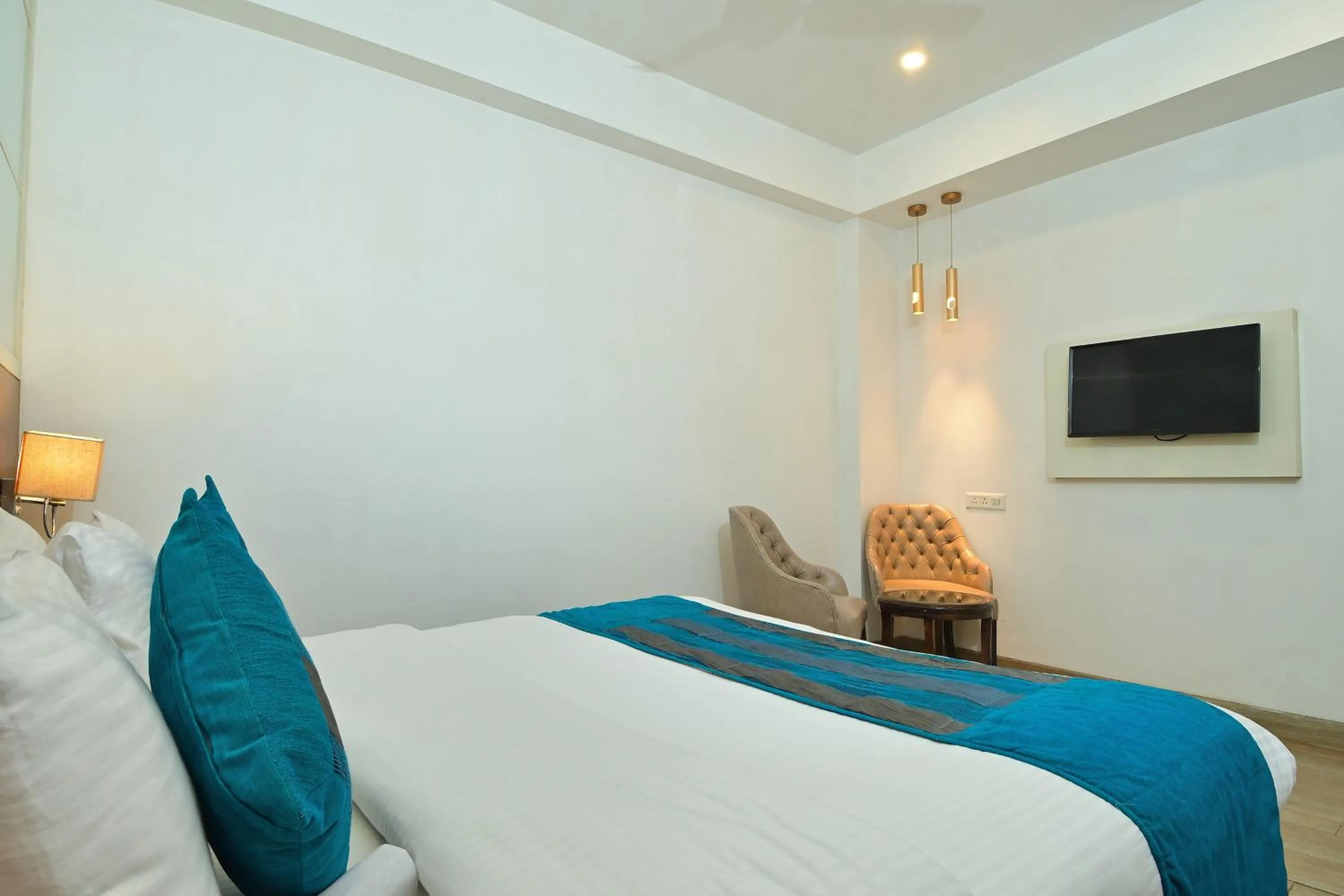 Bedroom, Bed in Hotel Hari Piorko - New Delhi Railway Station