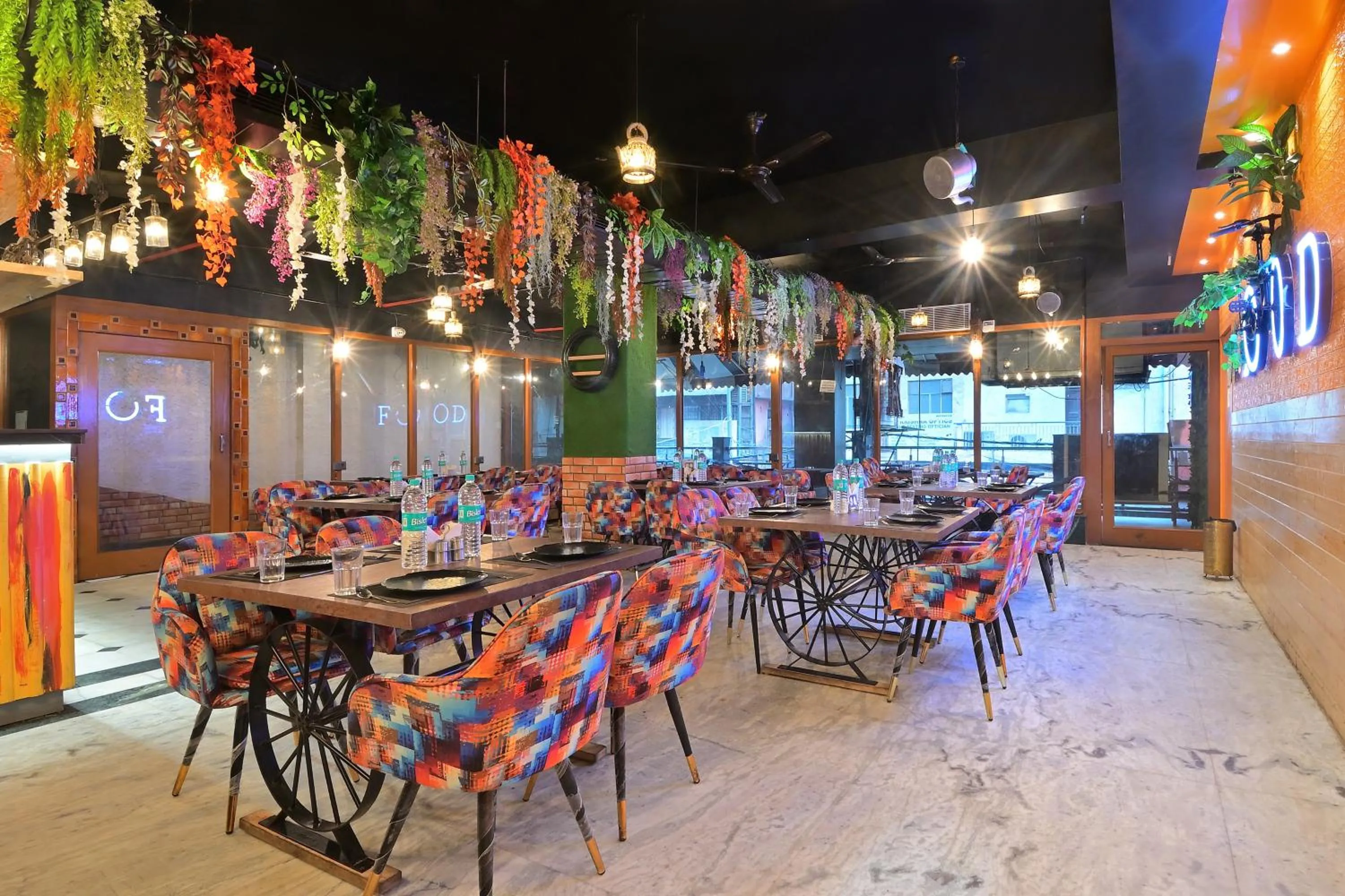 Restaurant/places to eat in Hotel Hari Piorko - New Delhi Railway Station