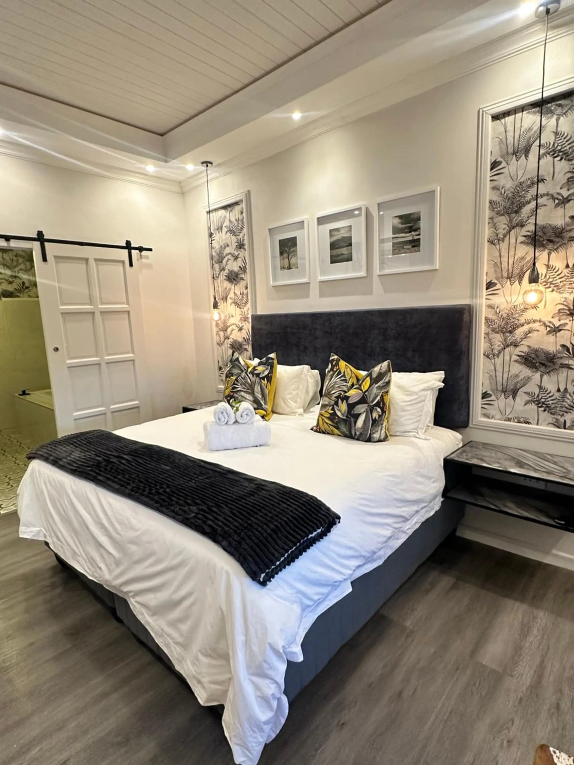 Bed in Spacube Luxury Suites and Spa