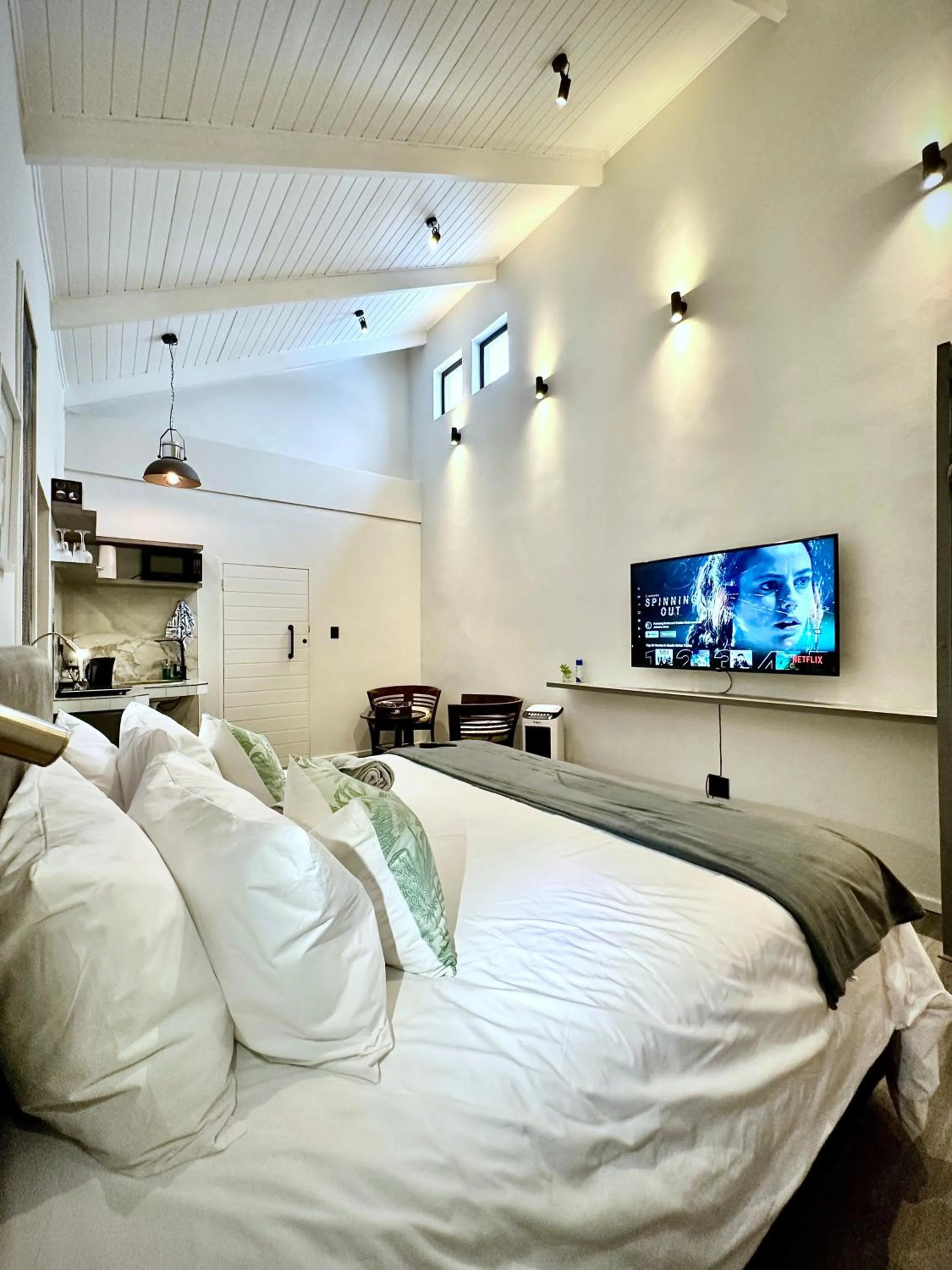 Bed in Spacube Luxury Suites and Spa