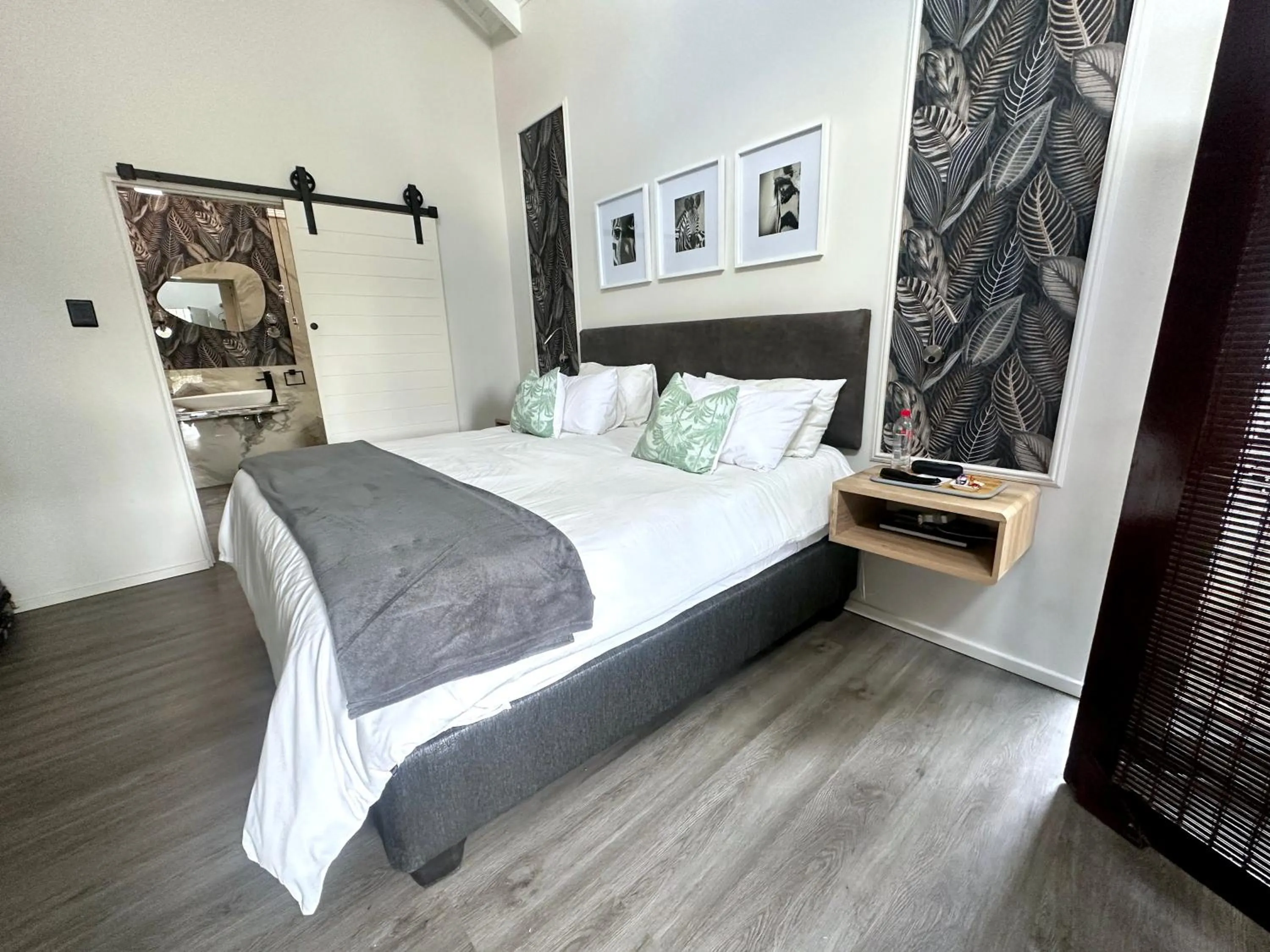 Bed in Spacube Luxury Suites and Spa