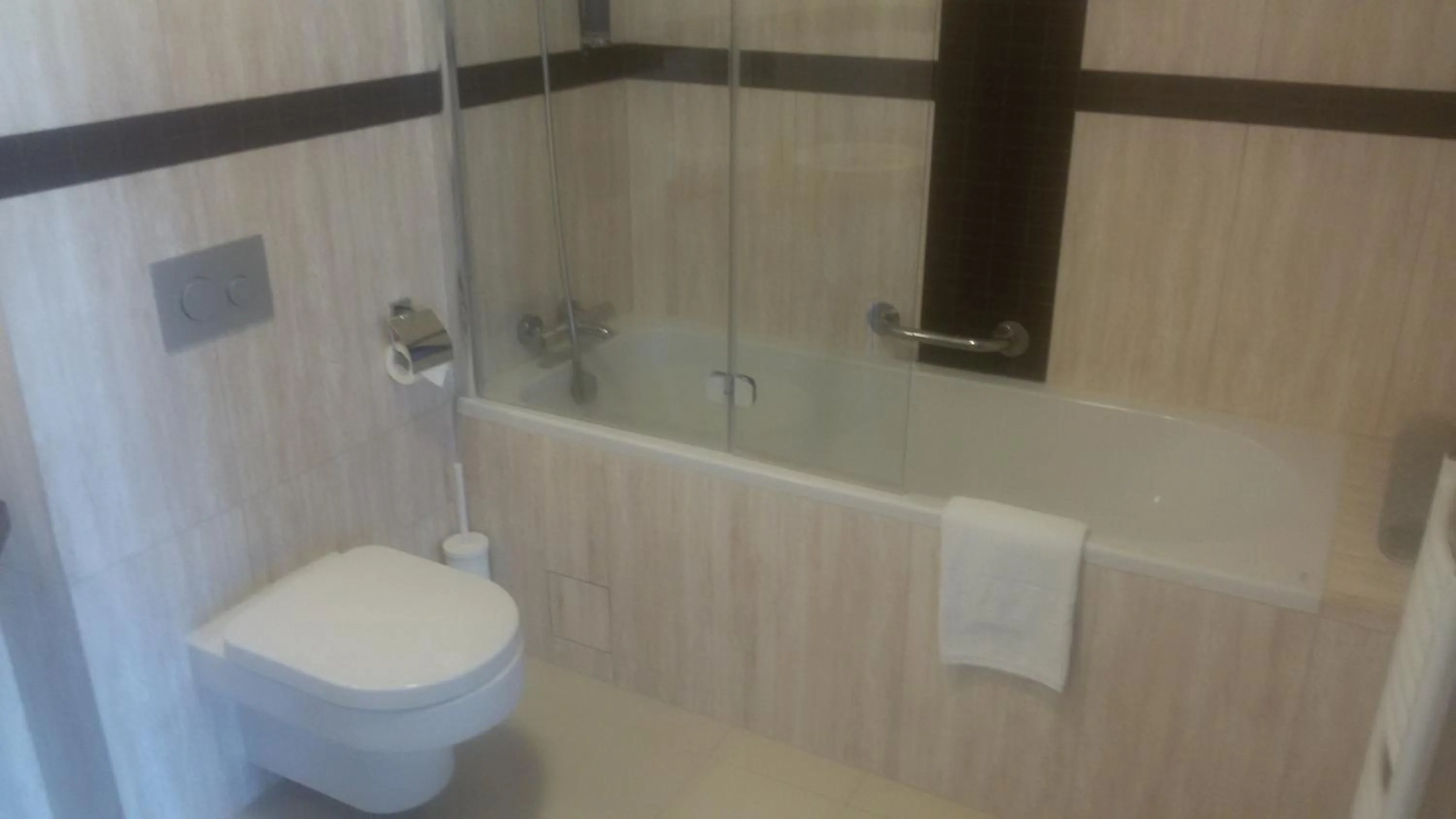 Shower in Hotel Admirał