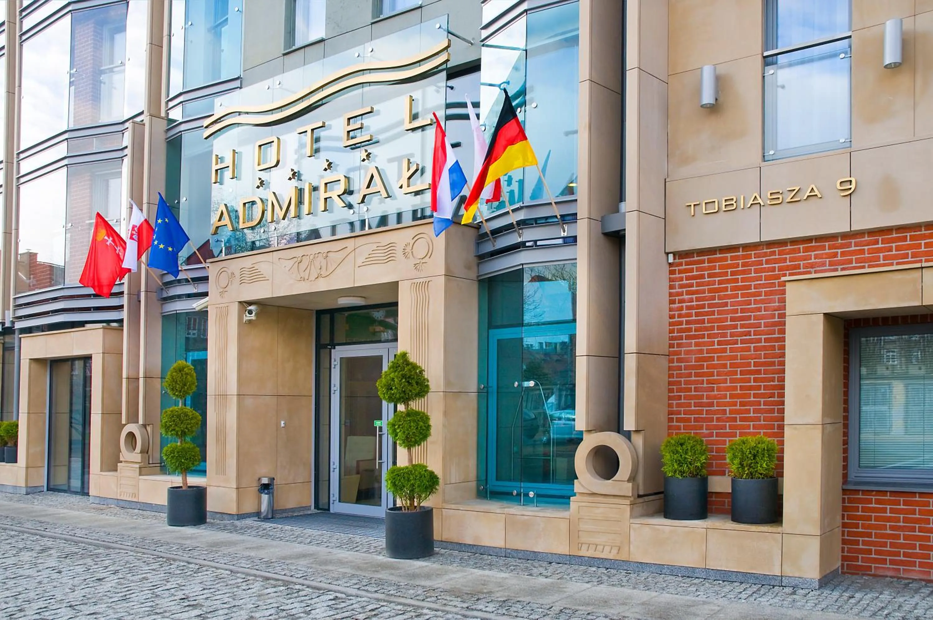 Facade/entrance in Hotel Admirał