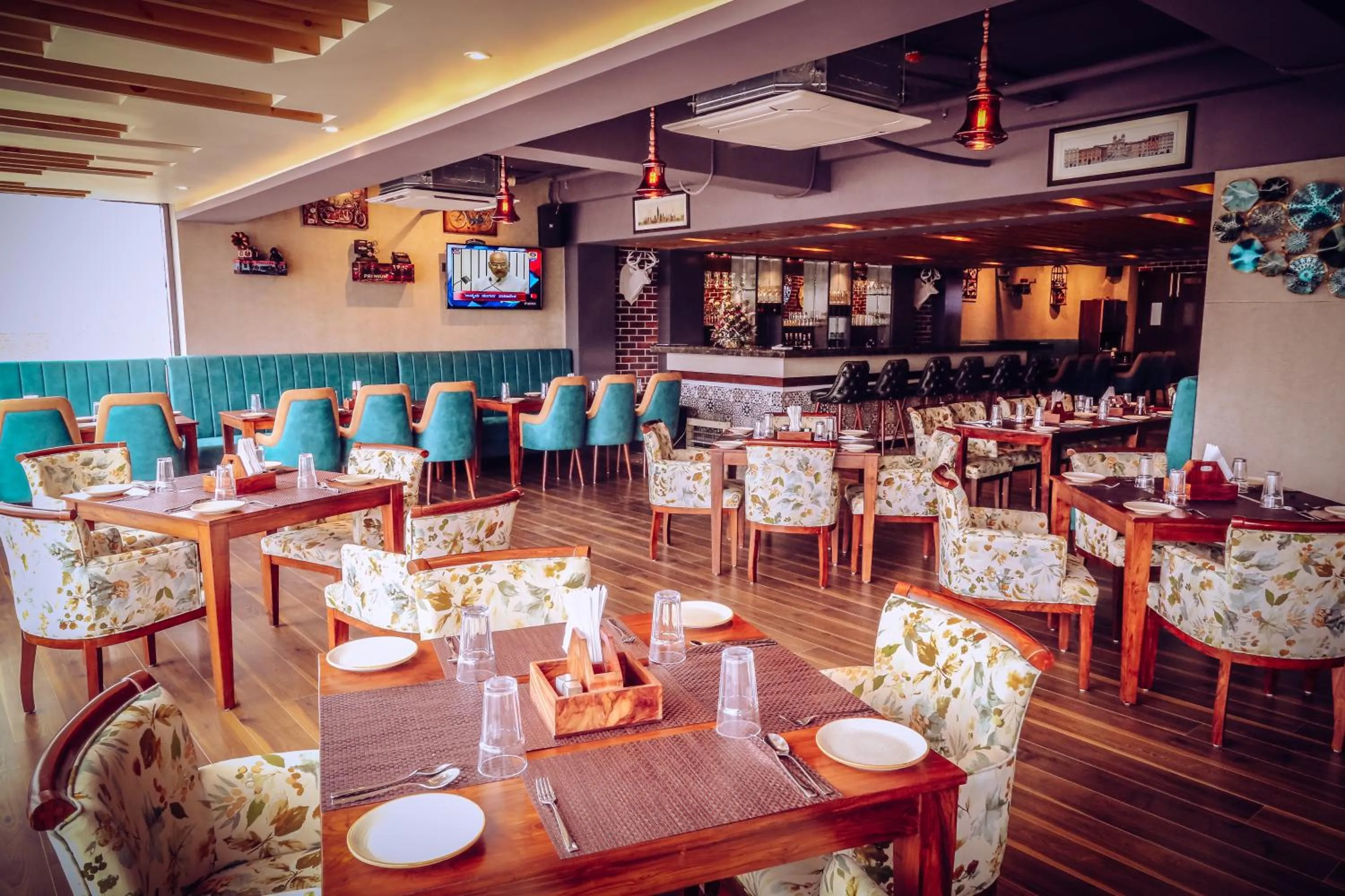 Food and drinks in Hotel Vintage Chandigarh Zirakpur