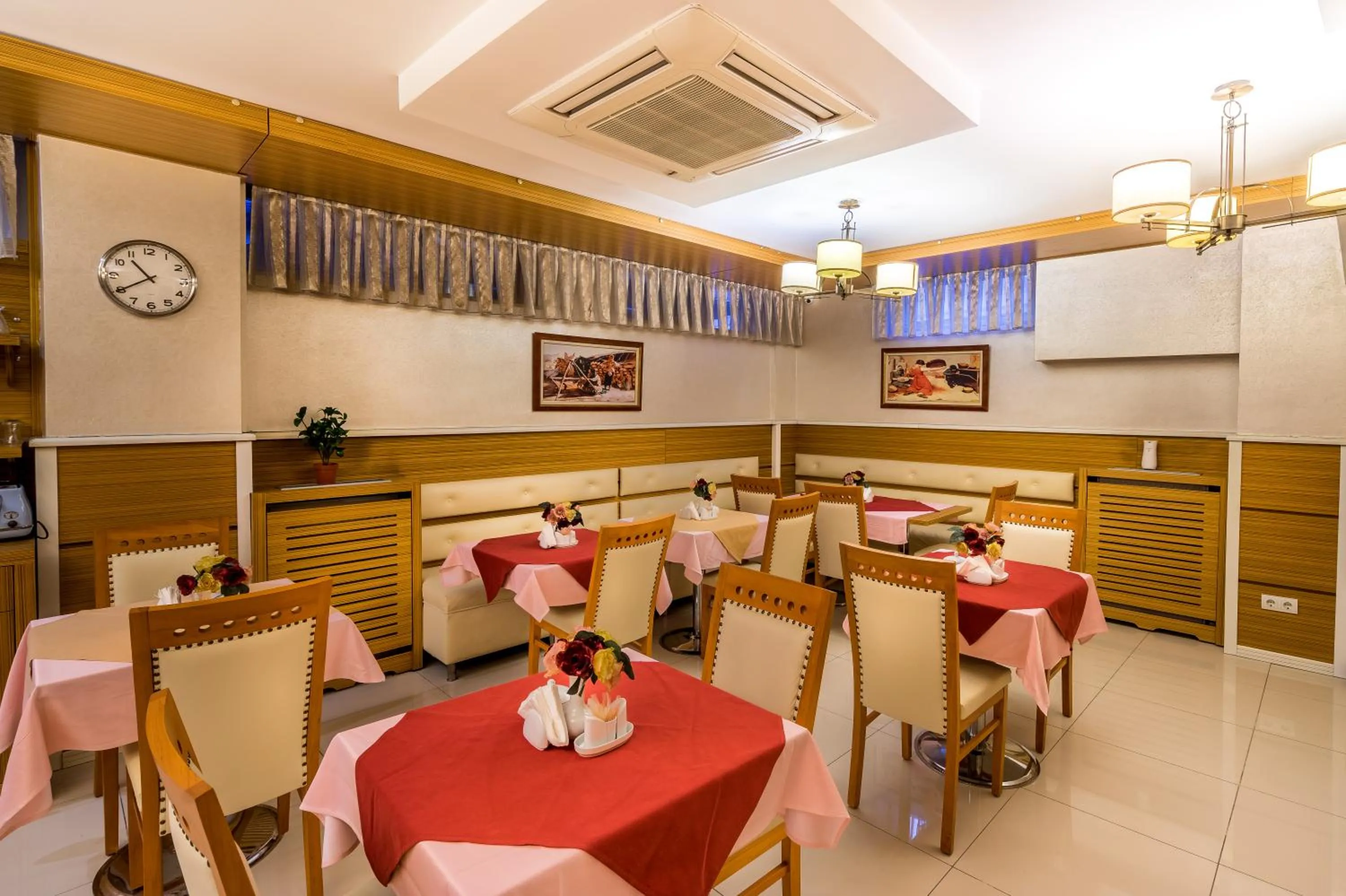 Restaurant/places to eat in My Rose Hotel