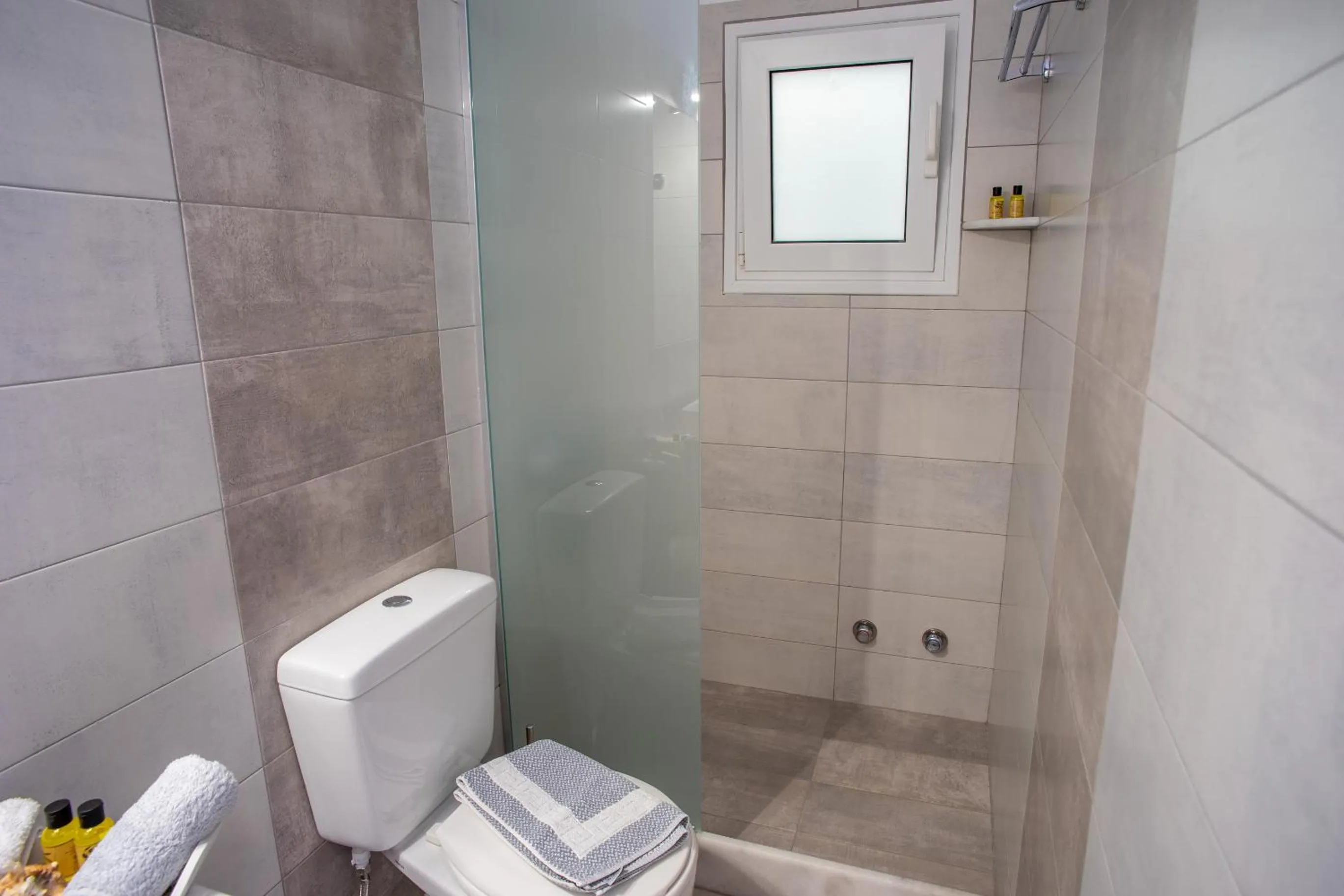 Bathroom in Marioly Studios