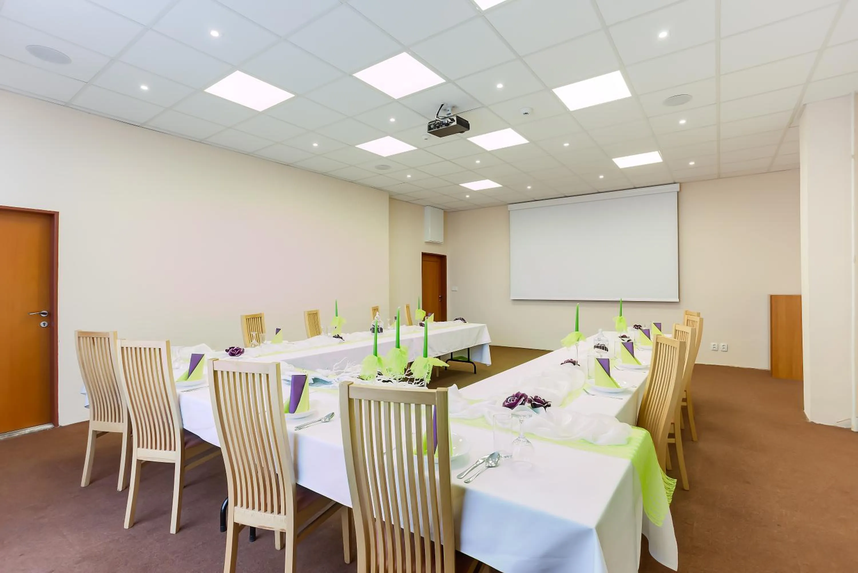 Restaurant/places to eat in Hotel Lineas