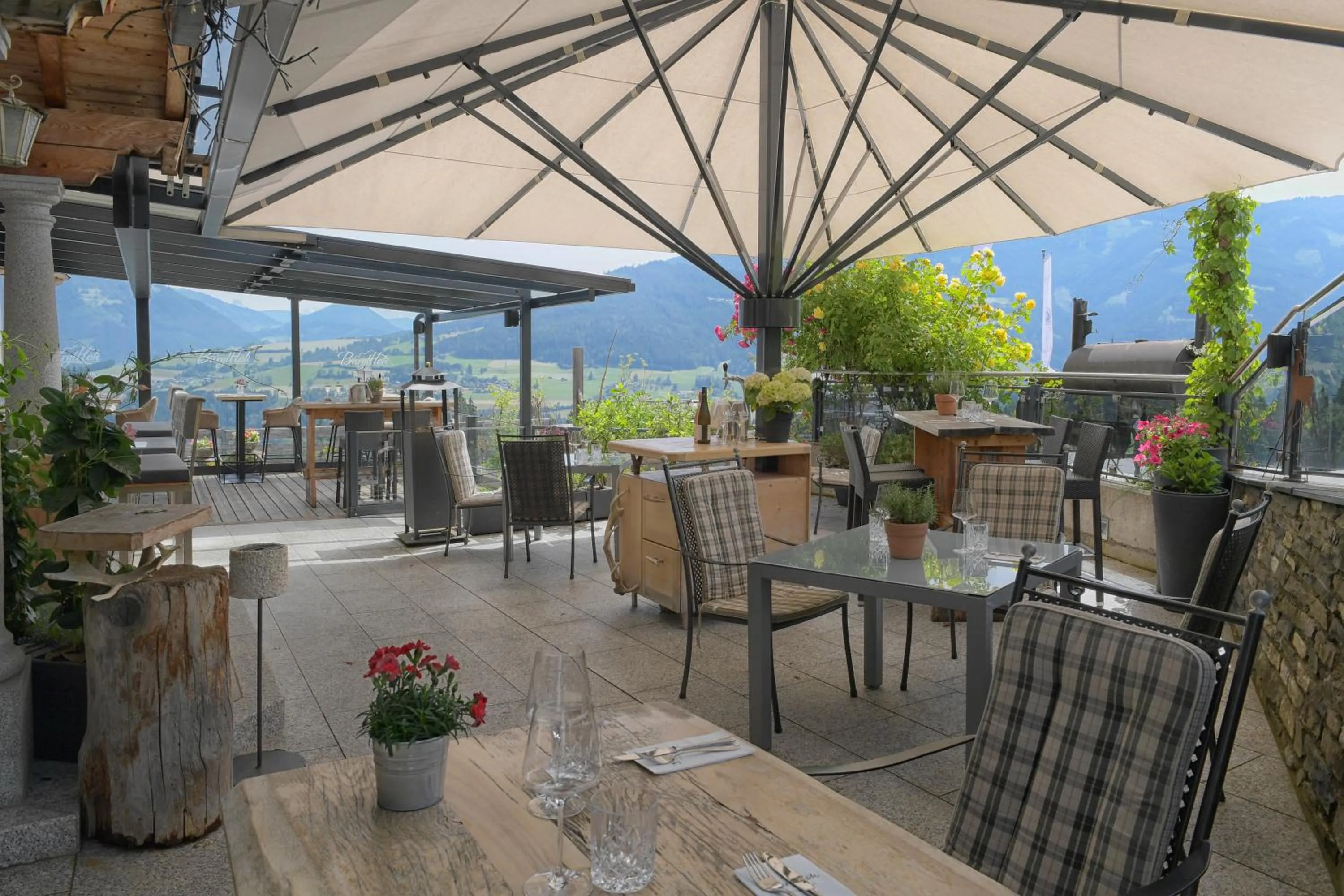 Restaurant/places to eat in Hotel und Alpen Apartments - Bürglhöh
