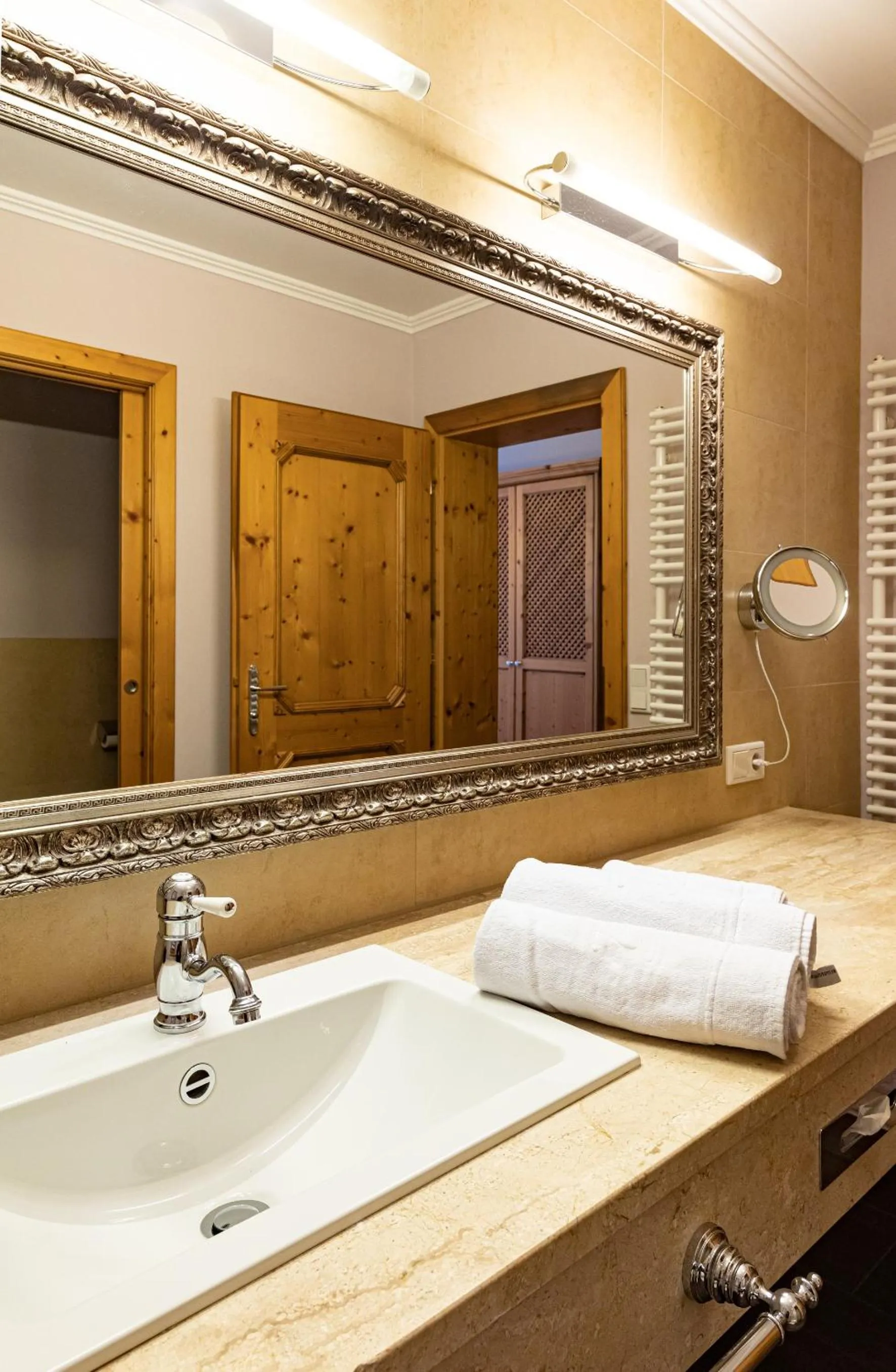 Bathroom in Hotel und Alpen Apartments - Bürglhöh