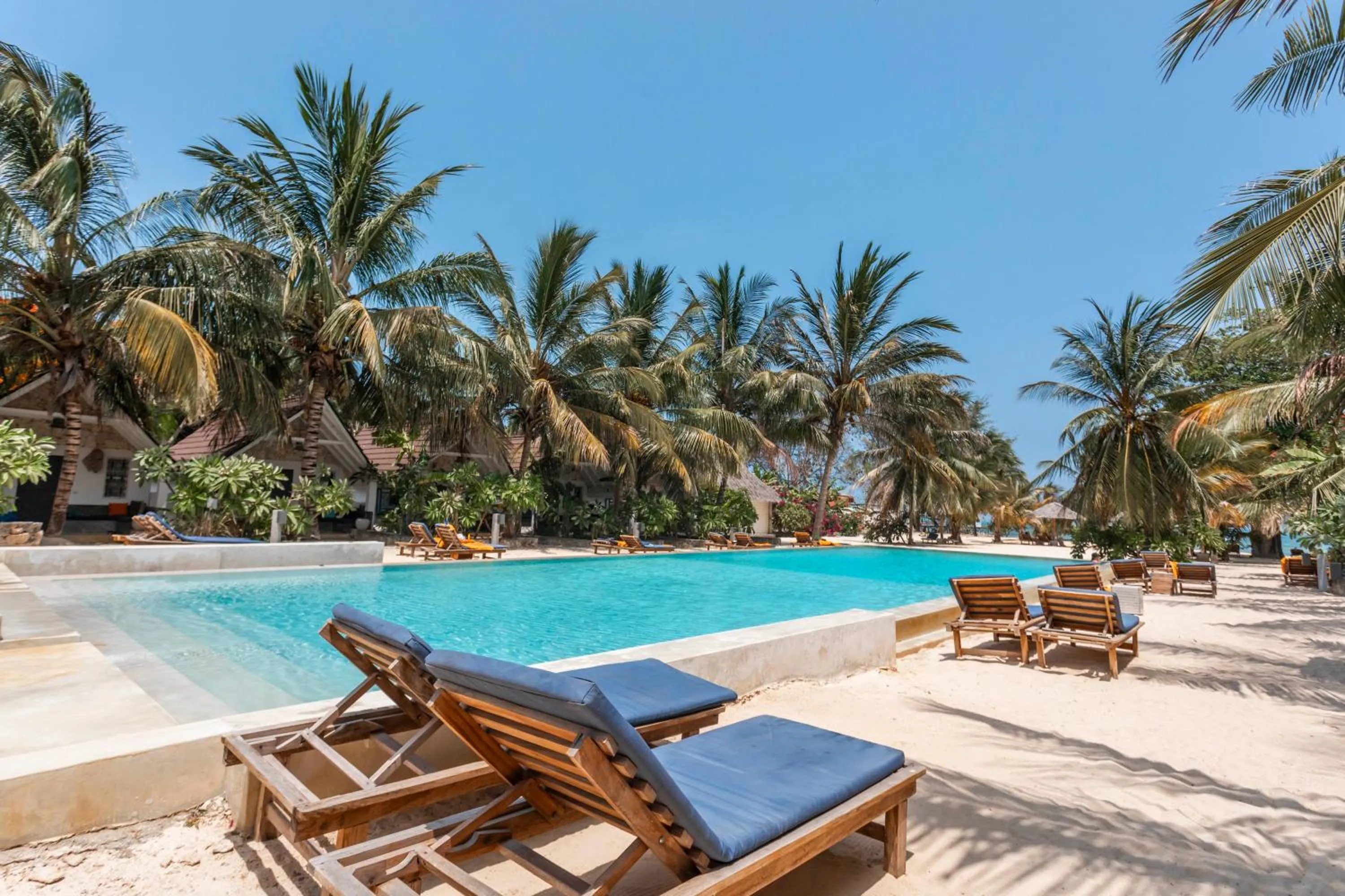 Swimming pool in Fun Beach Hotel