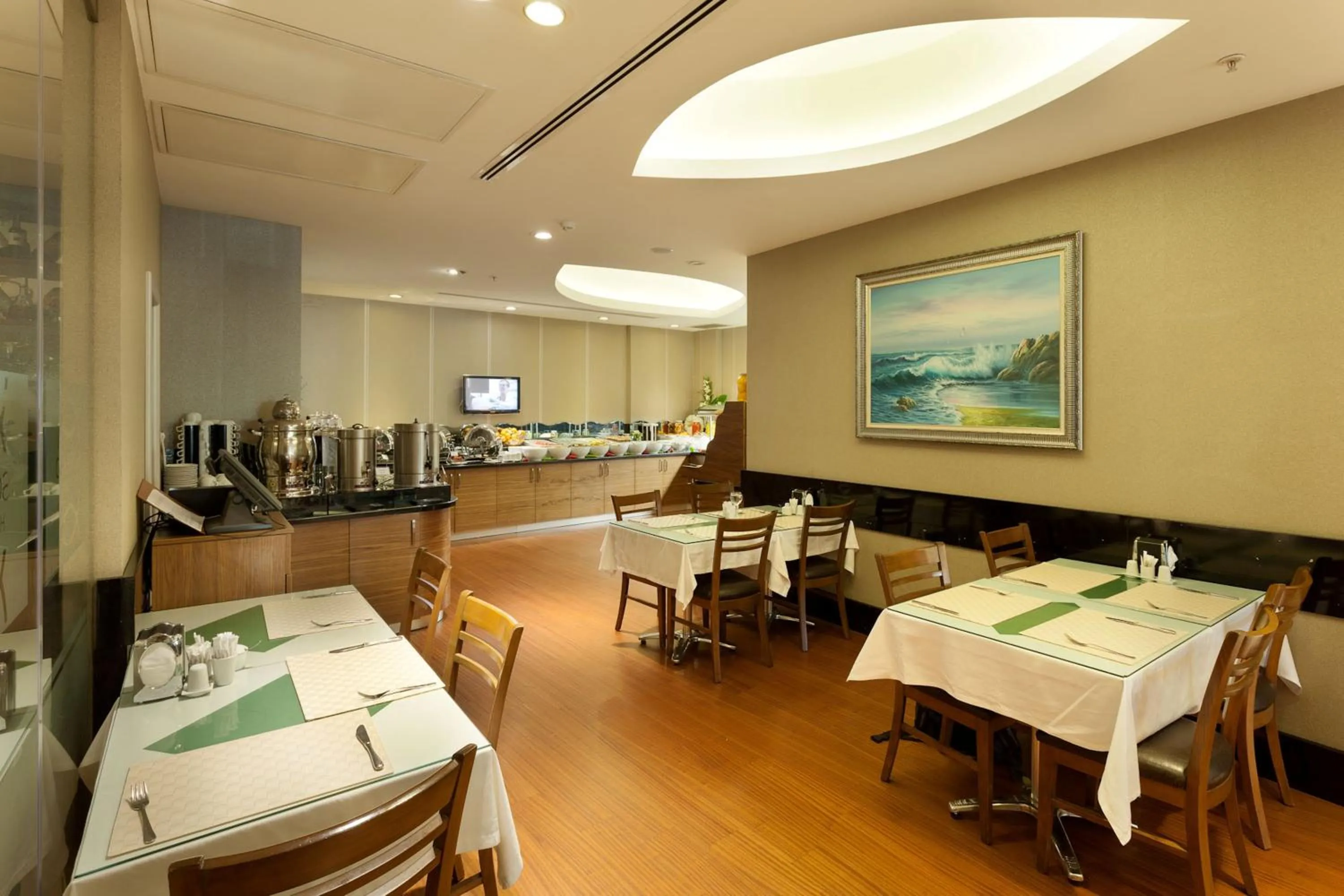 Restaurant/places to eat in Sorriso Hotel