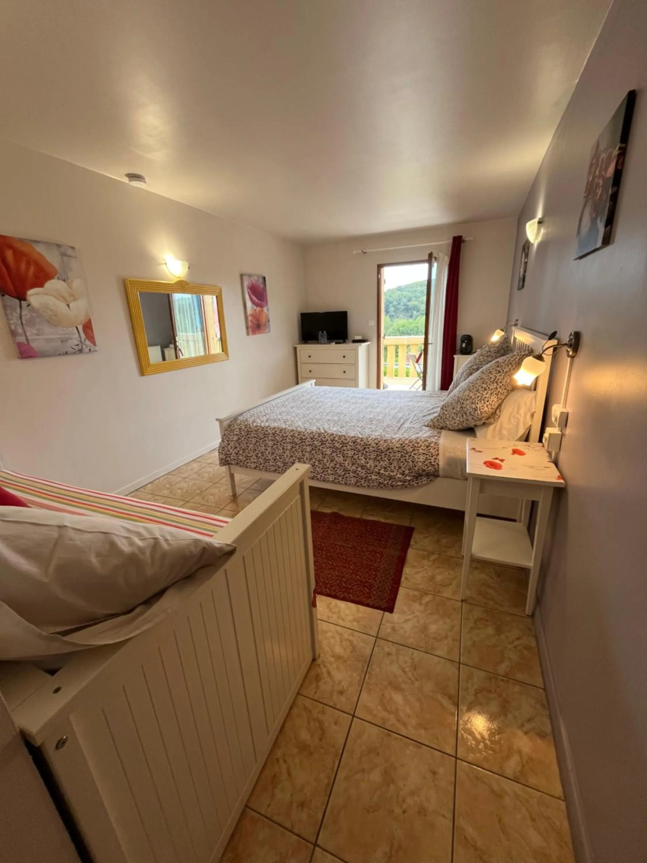 Mountain view, Bed in Domaine Lacoste