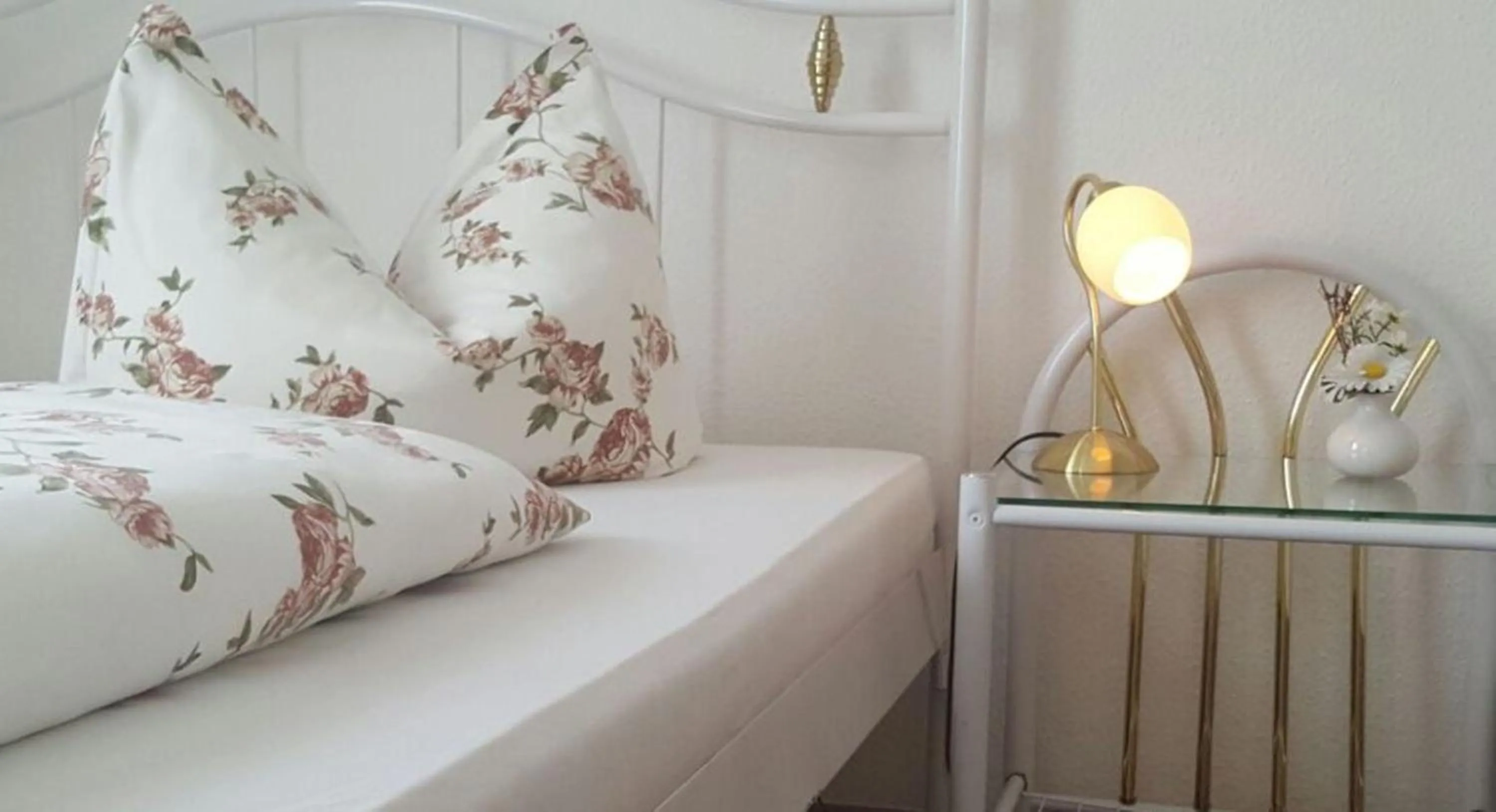 Decorative detail, Bed in Pension Regina - Inh. Monique Kluge