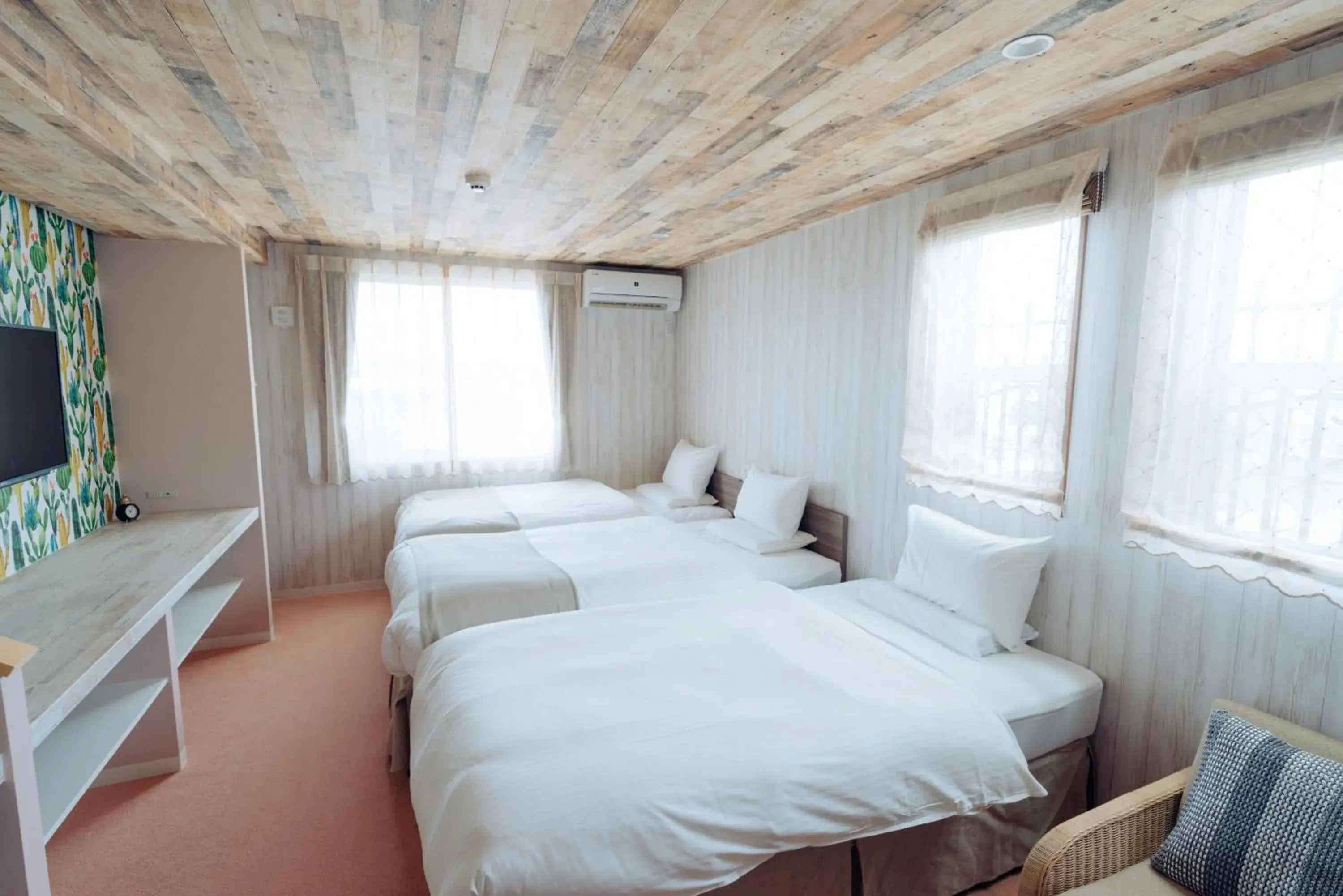 Bed in Palm Springs Miyakojima Resort Bed in Palm Springs Miyakojima Resort