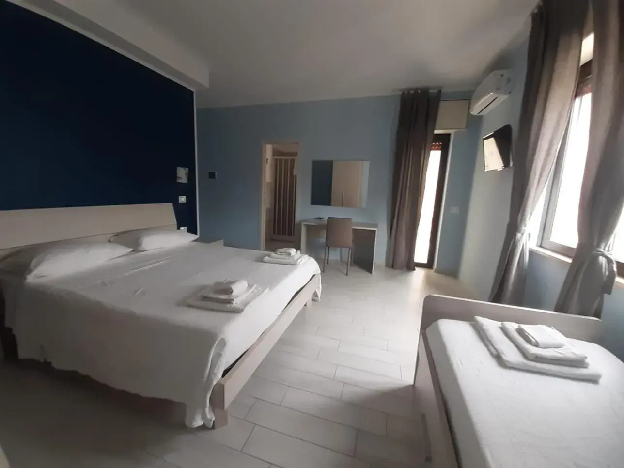 Deluxe Triple Room in B&B DAFNE Deluxe Triple Room in B&B DAFNE