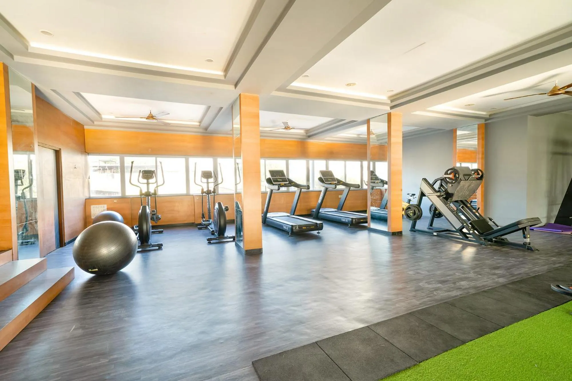 Fitness centre/facilities in FabHotel Royale Basant Residency - Gandhinagar