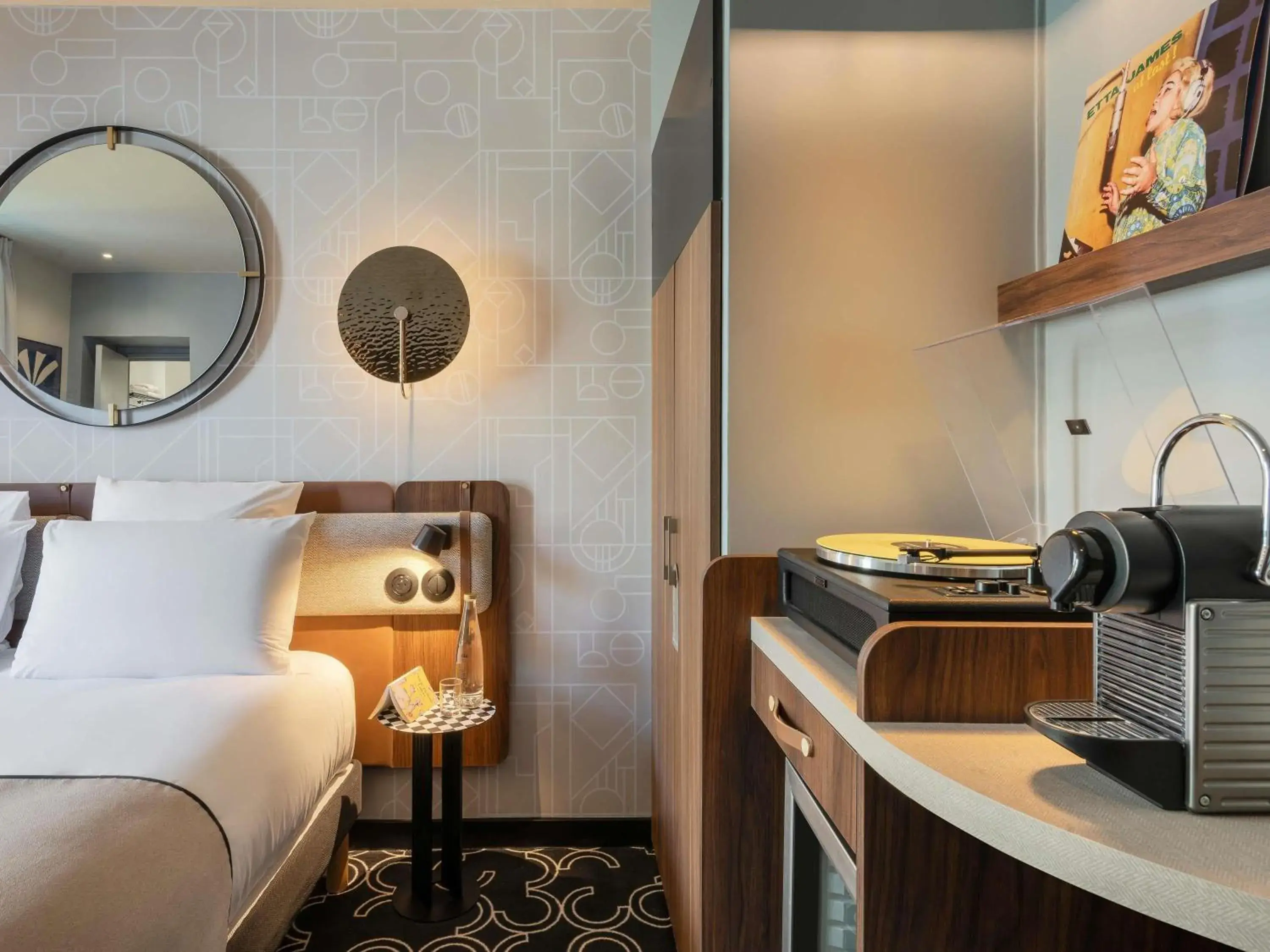 Bedroom, Bed in Mercure Paris Opera Grands Boulevards Bedroom, Bed in Mercure Paris Opera Grands Boulevards