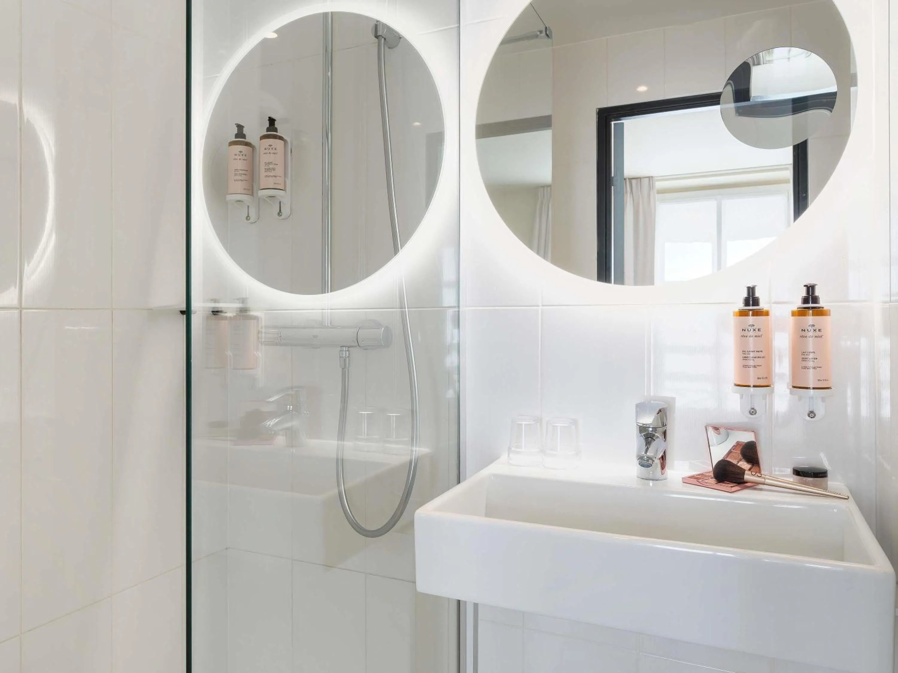 Bedroom in Mercure Paris Opera Grands Boulevards