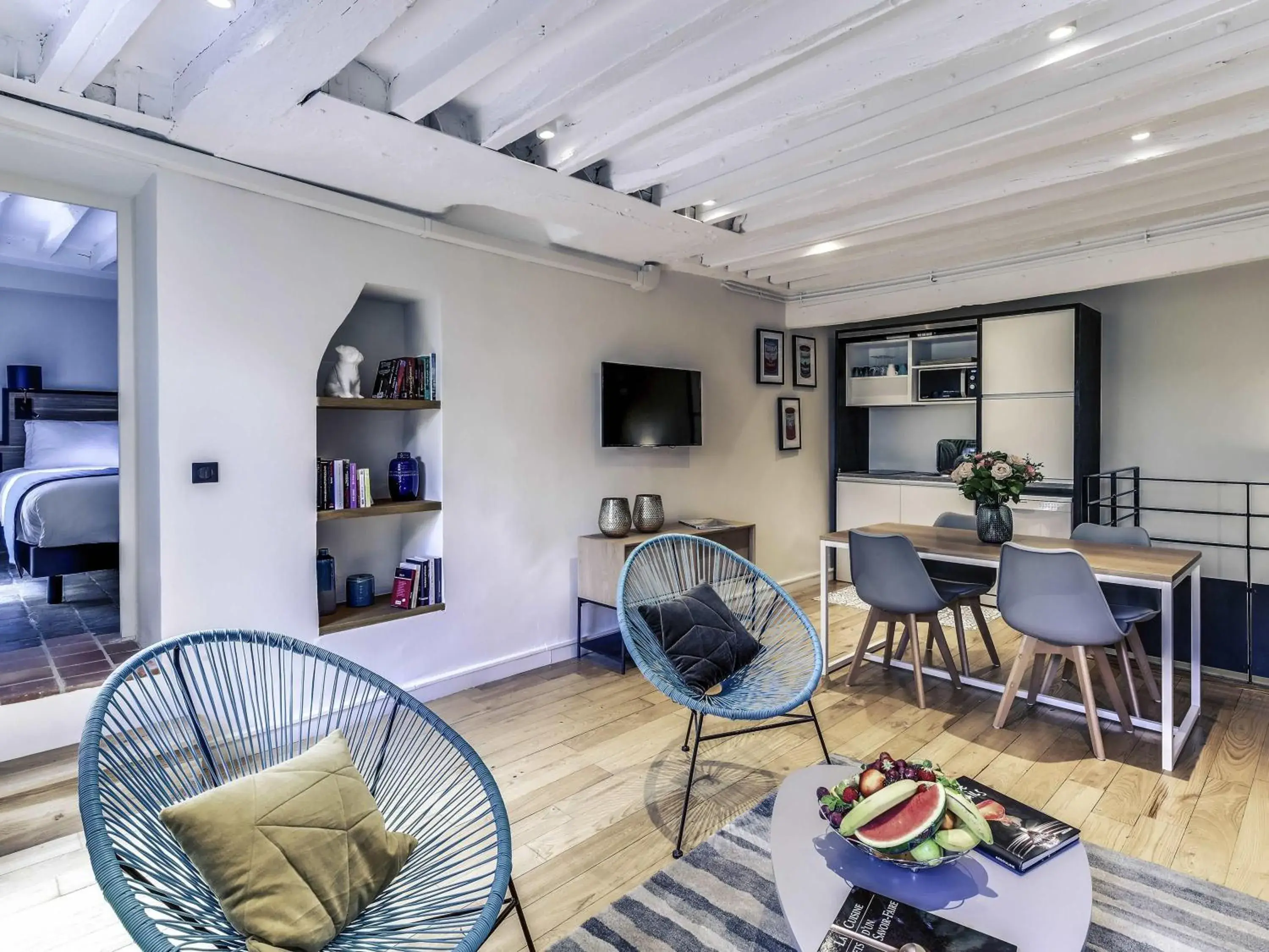 Bedroom in Mercure Paris Opera Grands Boulevards Bedroom in Mercure Paris Opera Grands Boulevards