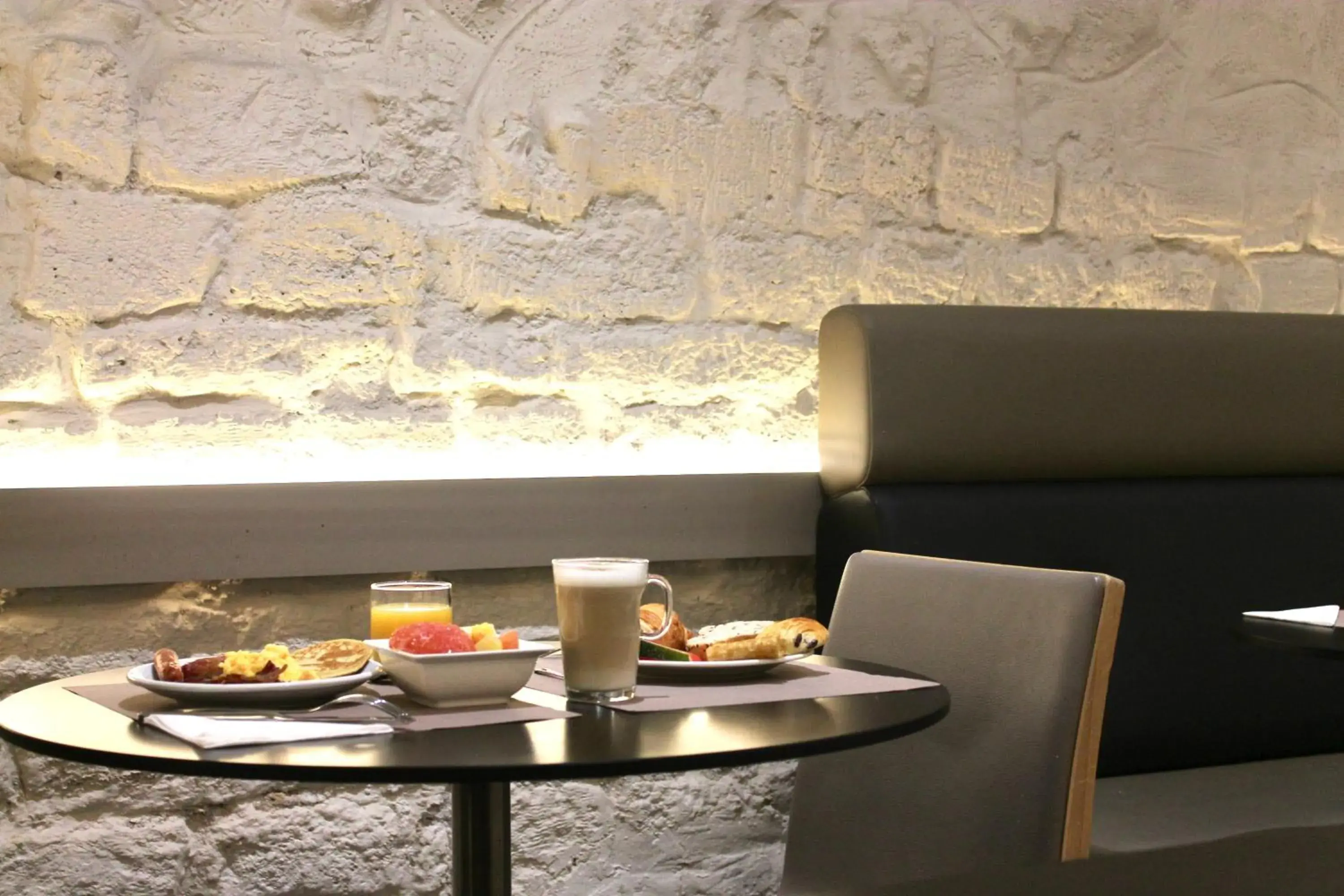 Breakfast in Mercure Paris Opera Grands Boulevards Breakfast in Mercure Paris Opera Grands Boulevards