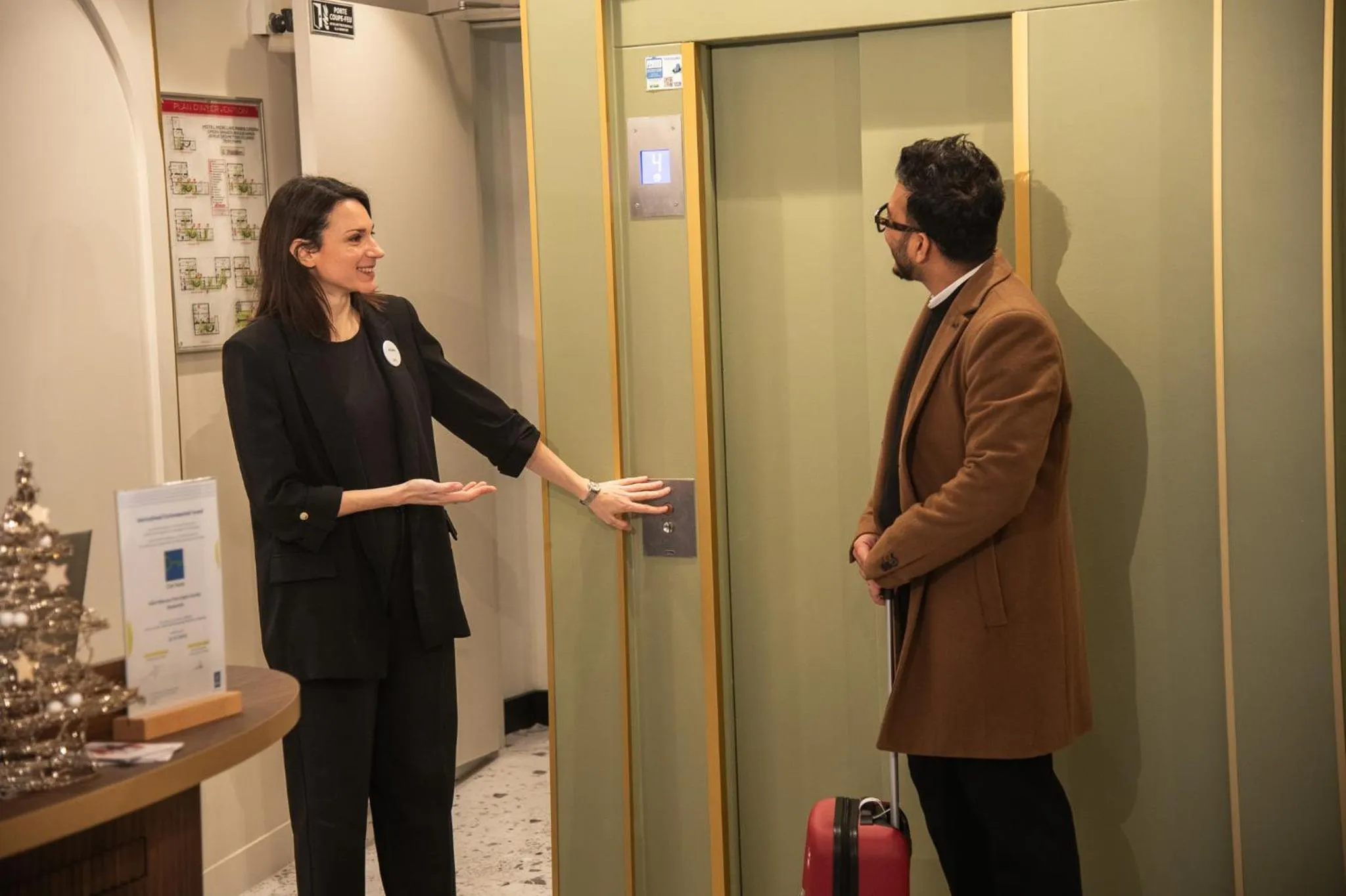 Lobby or reception in Mercure Paris Opera Grands Boulevards