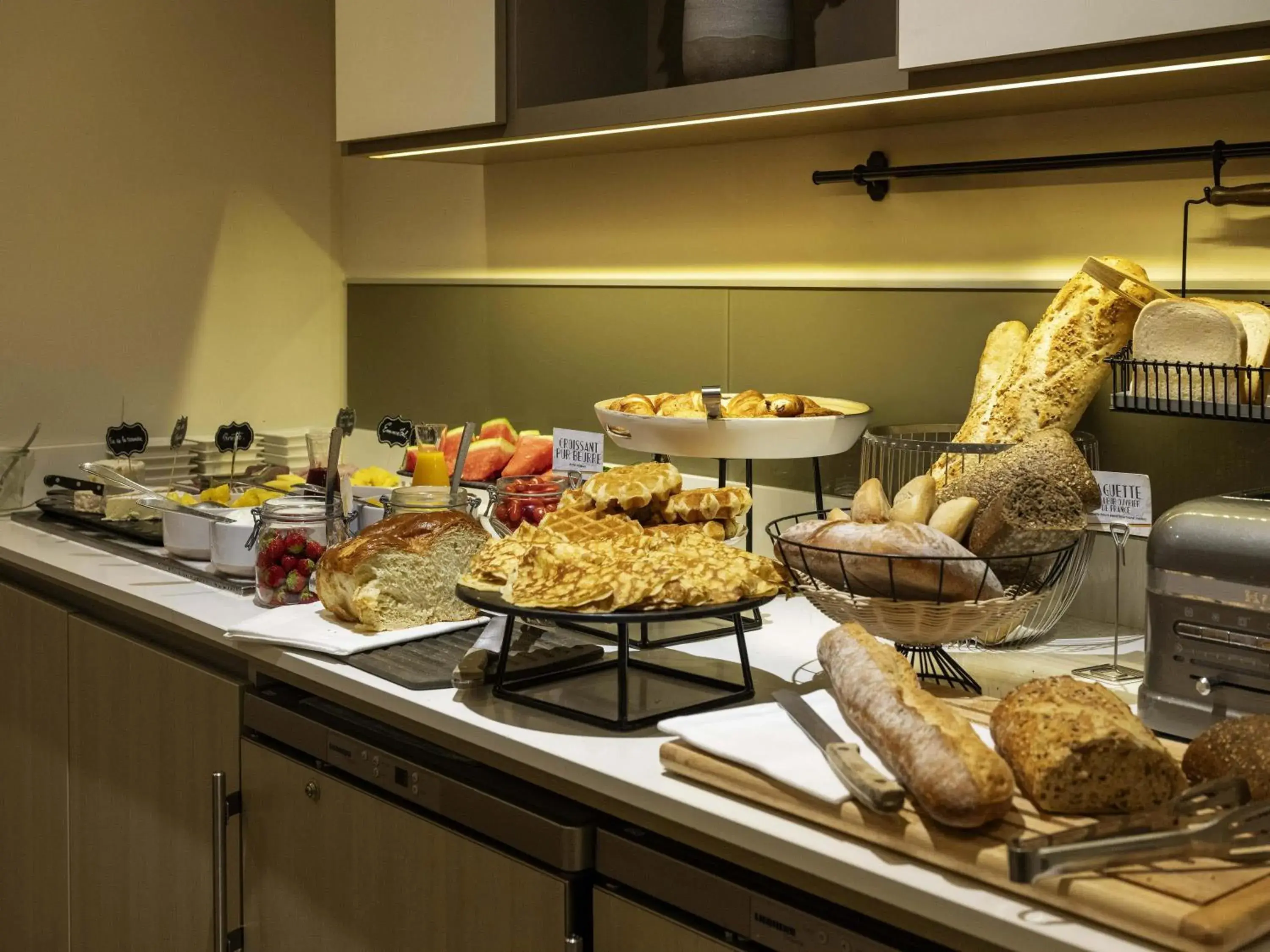 Breakfast in Mercure Paris Opera Grands Boulevards Breakfast in Mercure Paris Opera Grands Boulevards