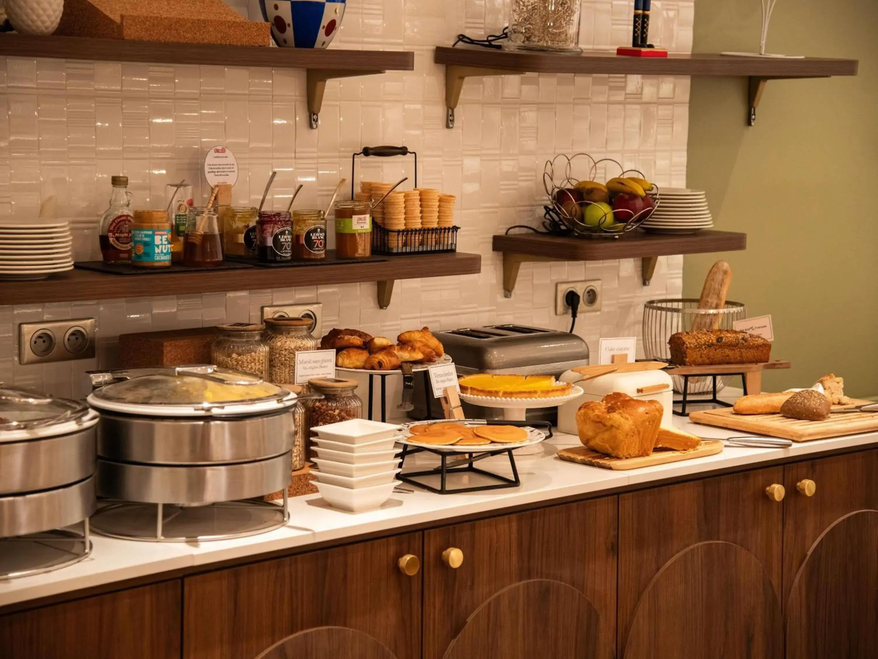 Breakfast in Mercure Paris Opera Grands Boulevards Breakfast in Mercure Paris Opera Grands Boulevards