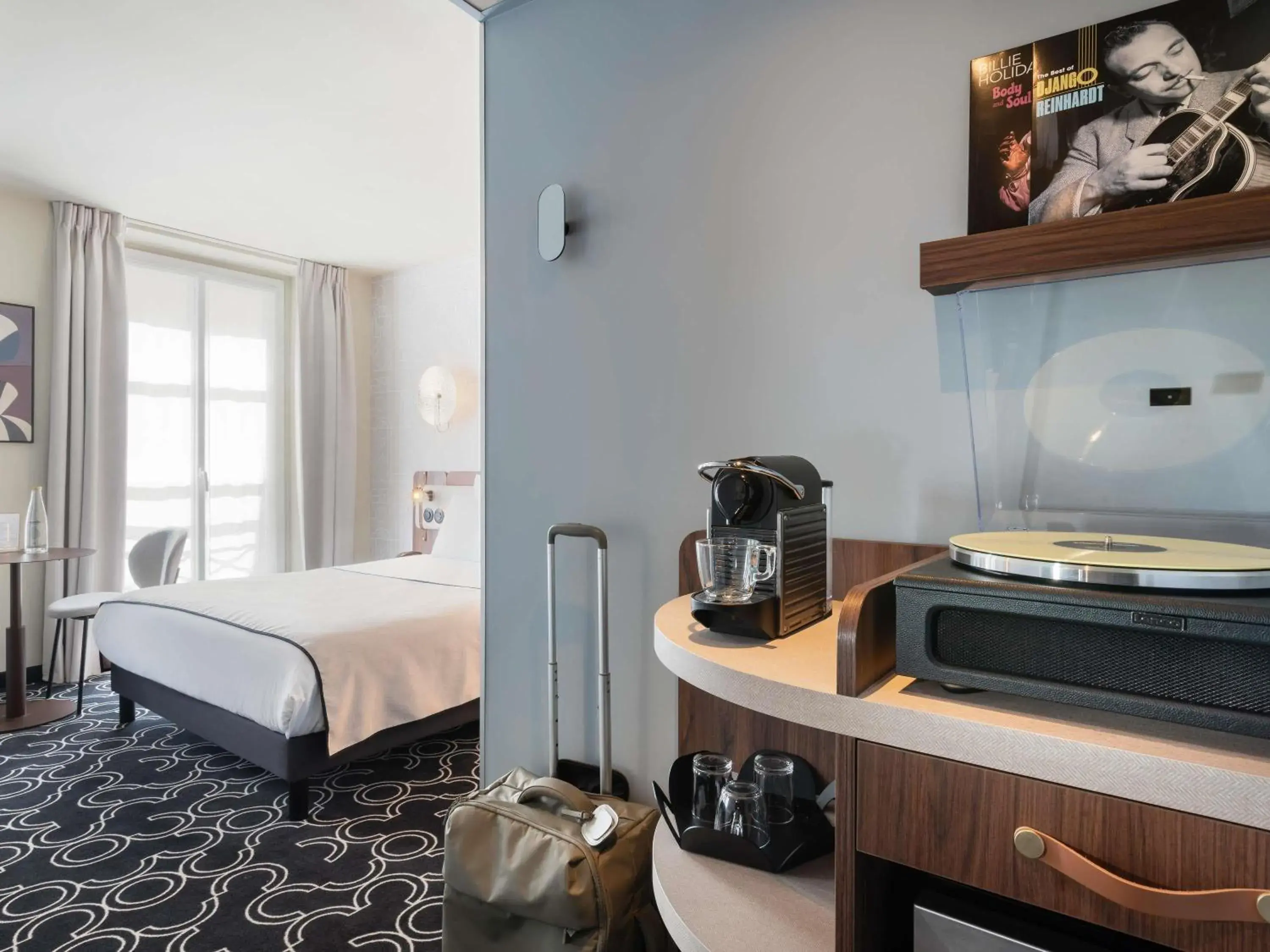 Bedroom, Bed in Mercure Paris Opera Grands Boulevards Bedroom, Bed in Mercure Paris Opera Grands Boulevards