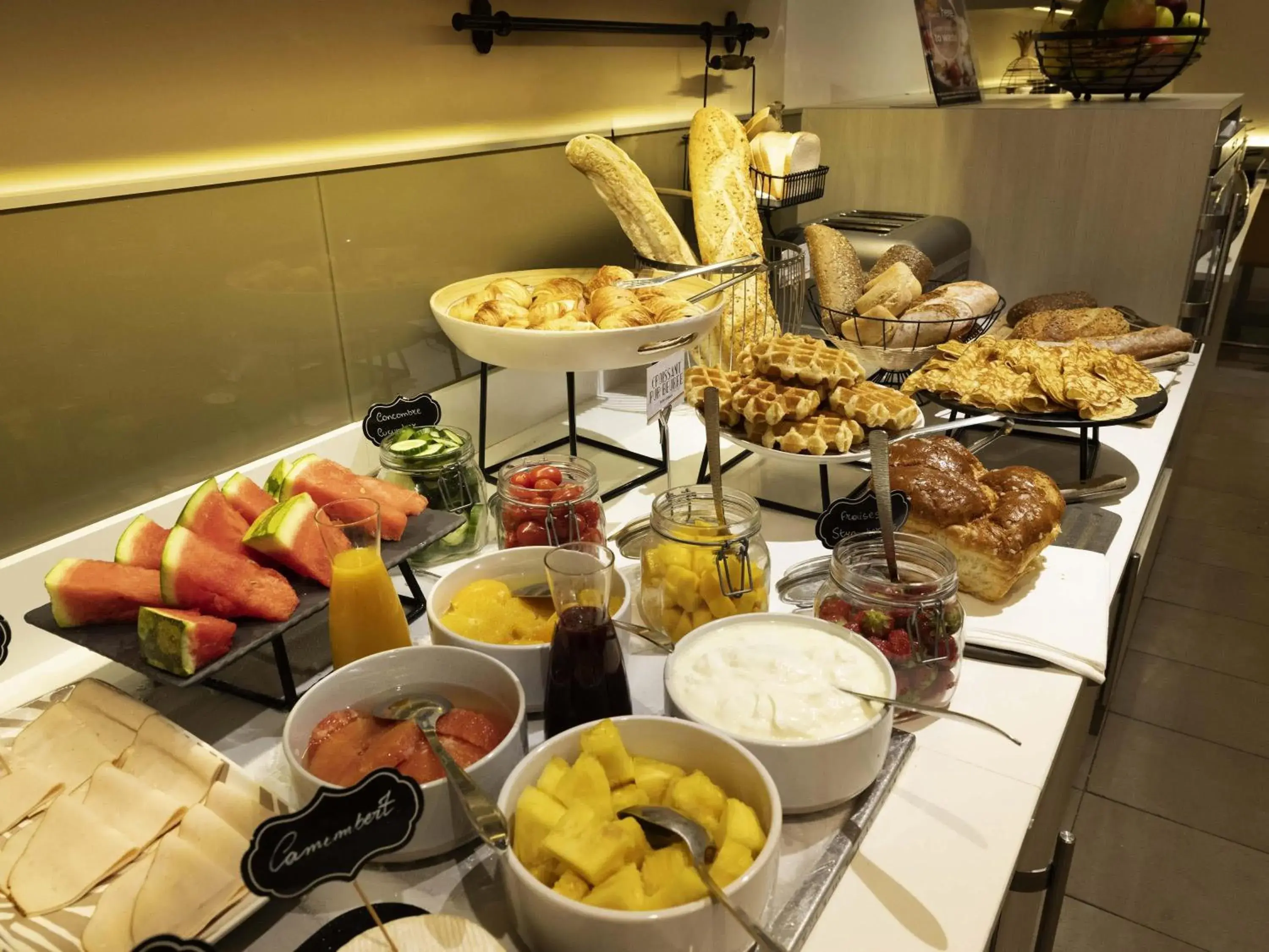 Breakfast in Mercure Paris Opera Grands Boulevards Breakfast in Mercure Paris Opera Grands Boulevards