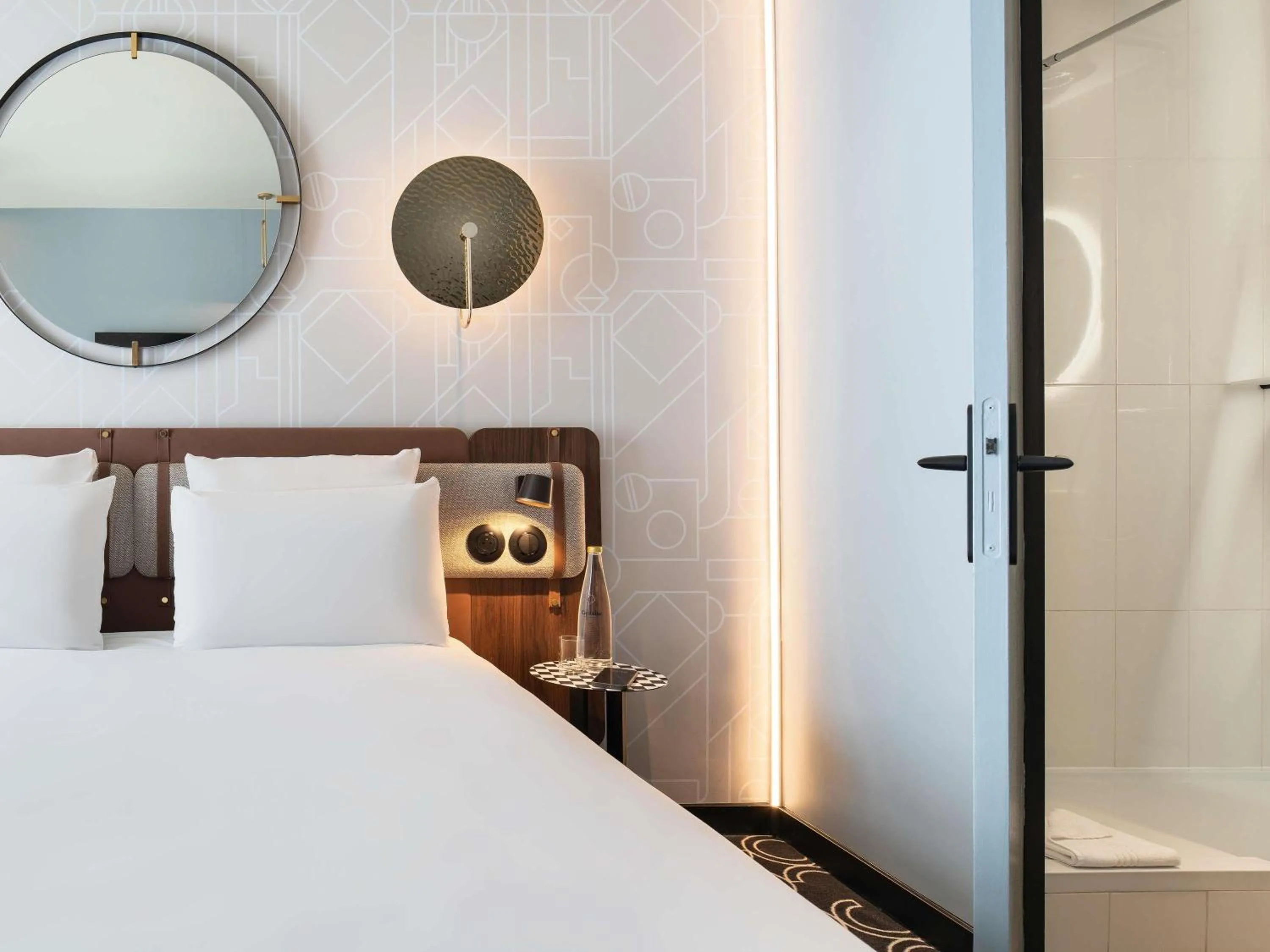 Bedroom, Bed in Mercure Paris Opera Grands Boulevards