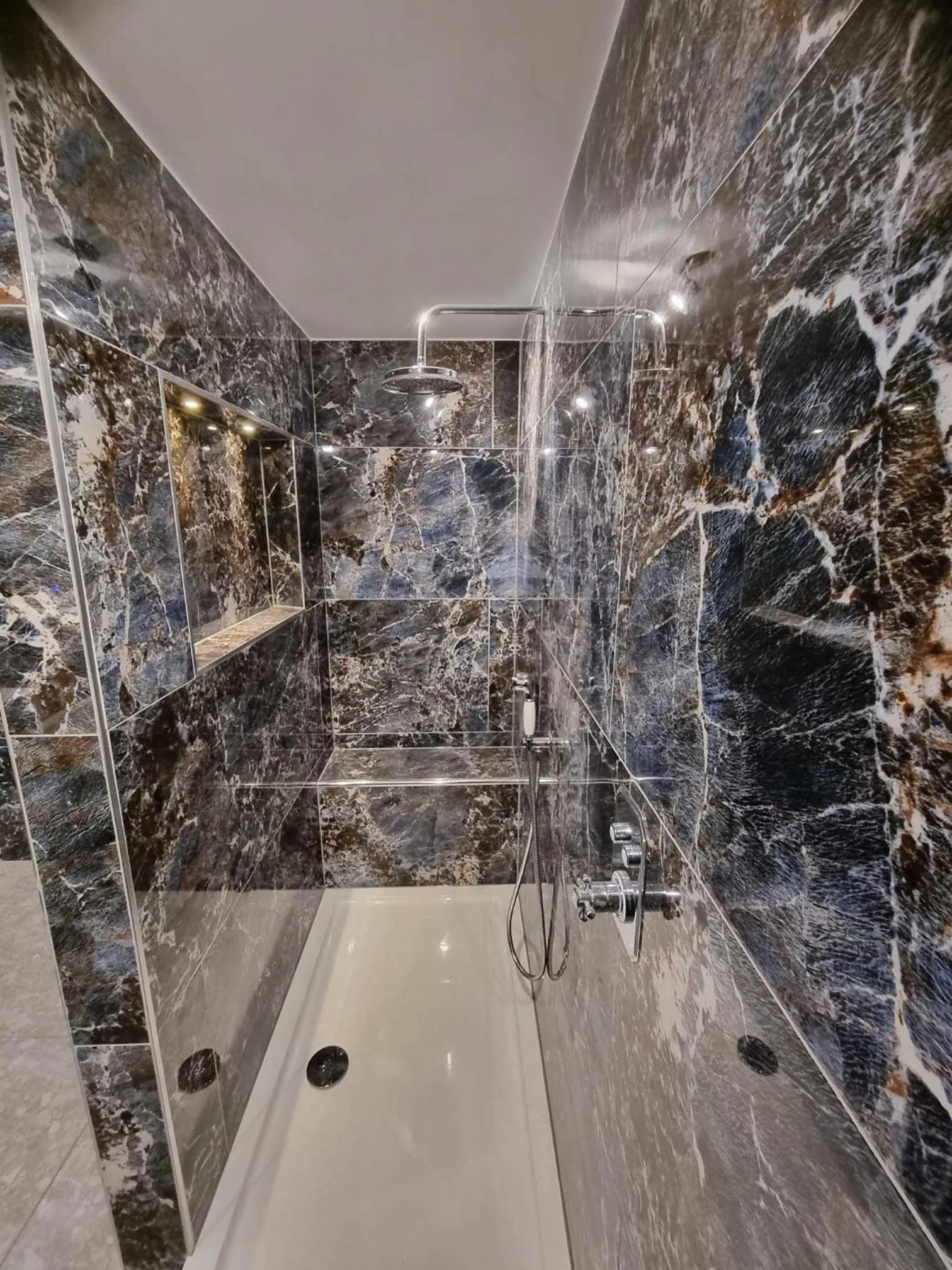 Shower in The Resolution Hotel