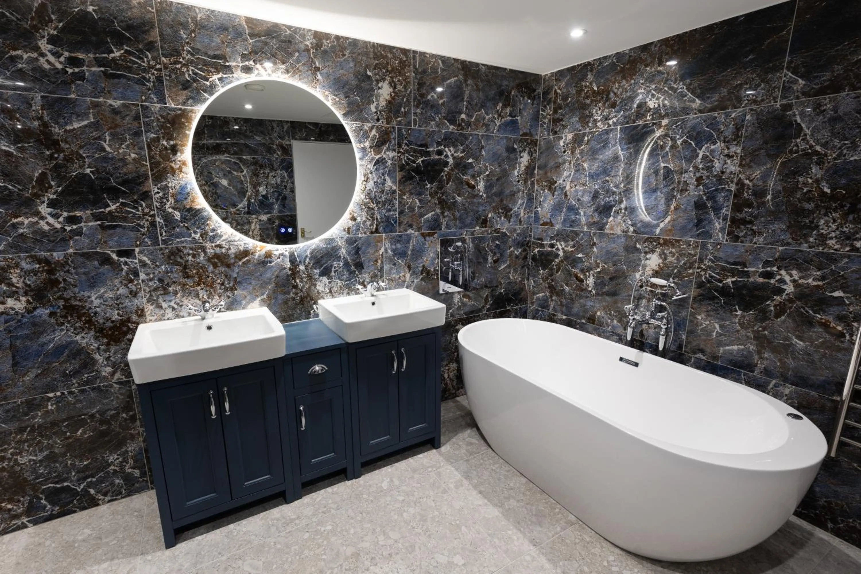 Bathroom in The Resolution Hotel