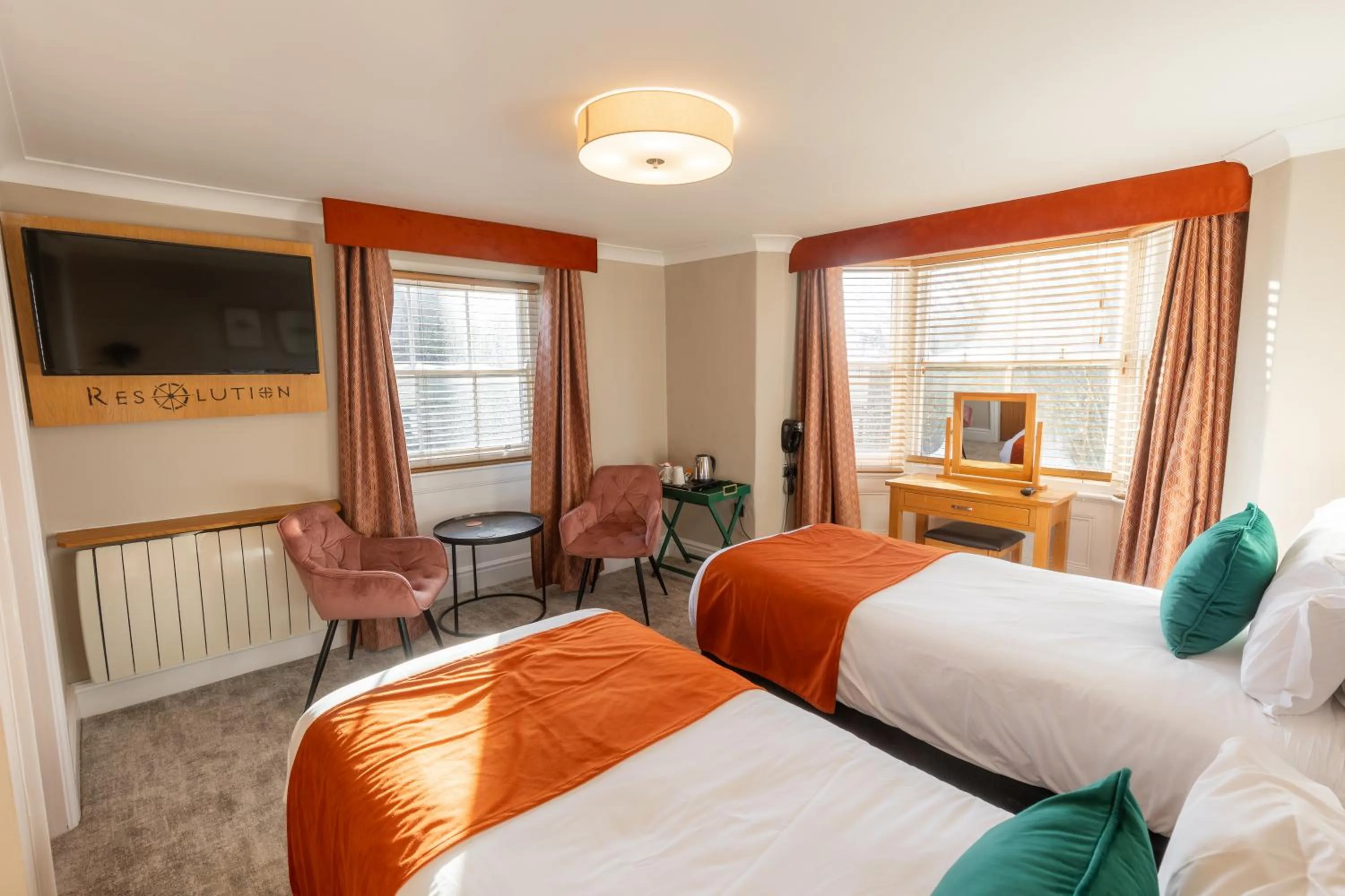 Bedroom, Bed in The Resolution Hotel