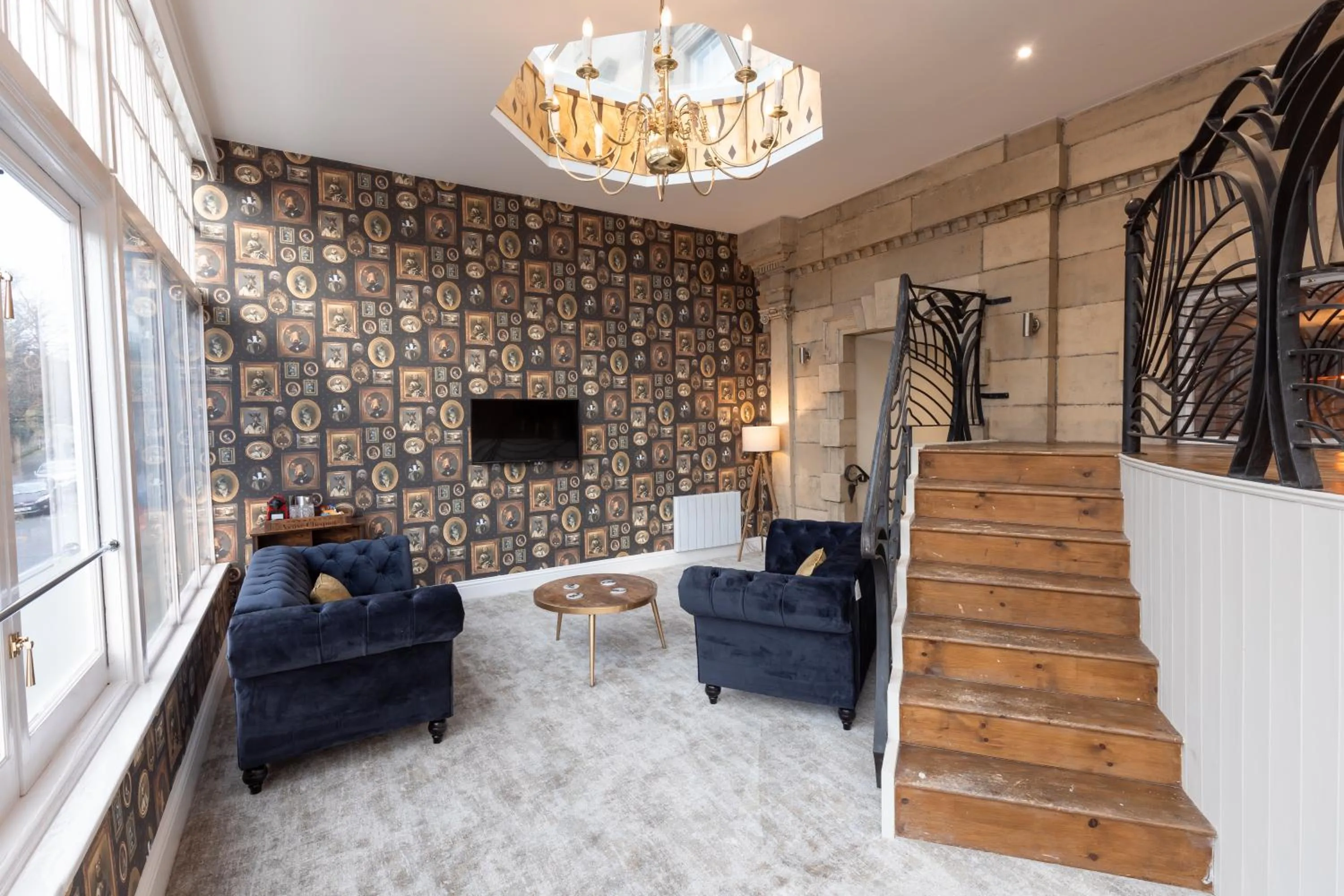 Lounge or bar in The Resolution Hotel